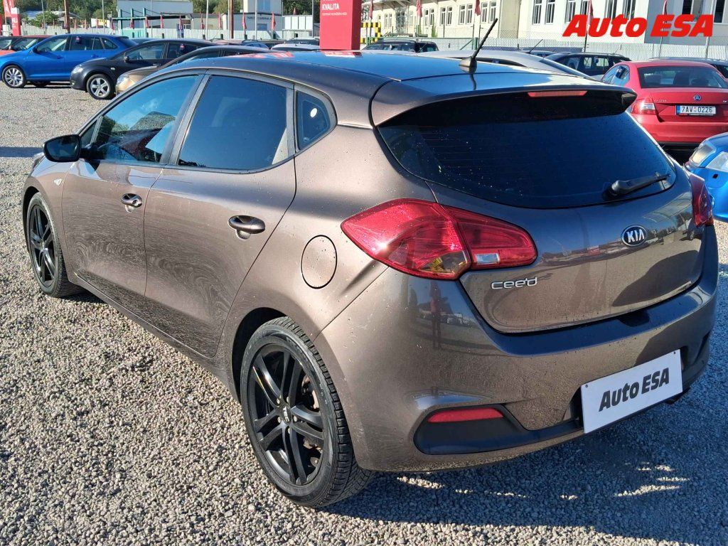 Kia Cee´d, 1.6GDi,2.maj,ČR - fotka 6