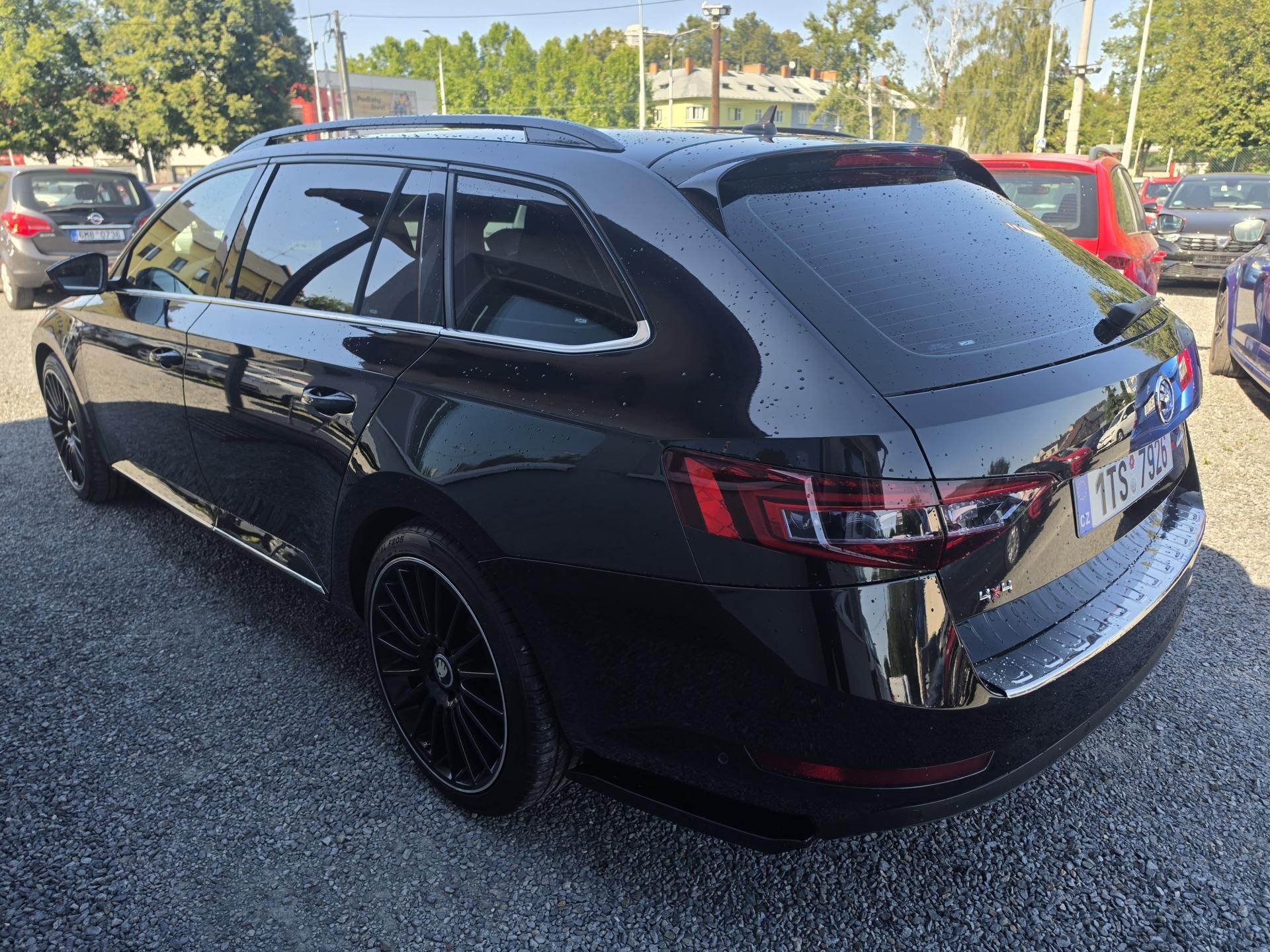 Škoda Superb, 2.0 TDI L&Klement  4x4 - fotka 3