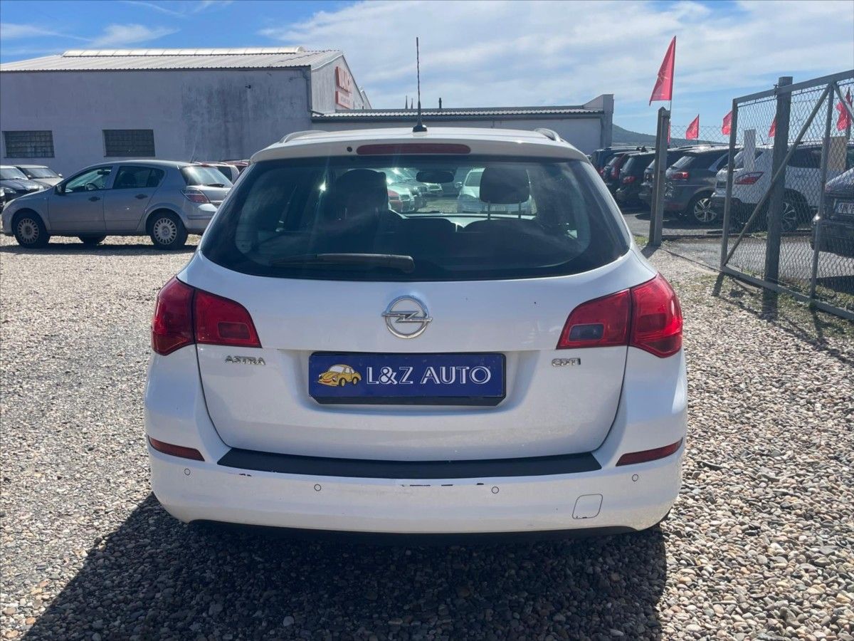 Opel Astra, 1,7 CDTi - fotka 5