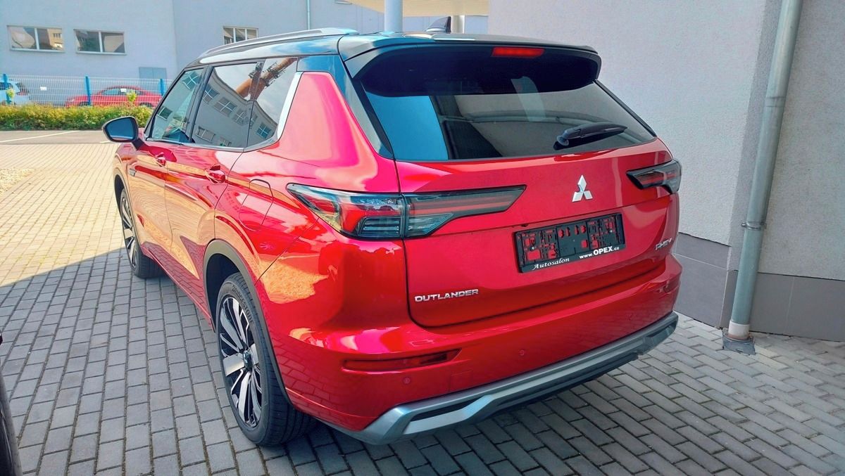 Mitsubishi Outlander, 2.4PHEV INSTYLE+ 8LET záruka - fotka 6