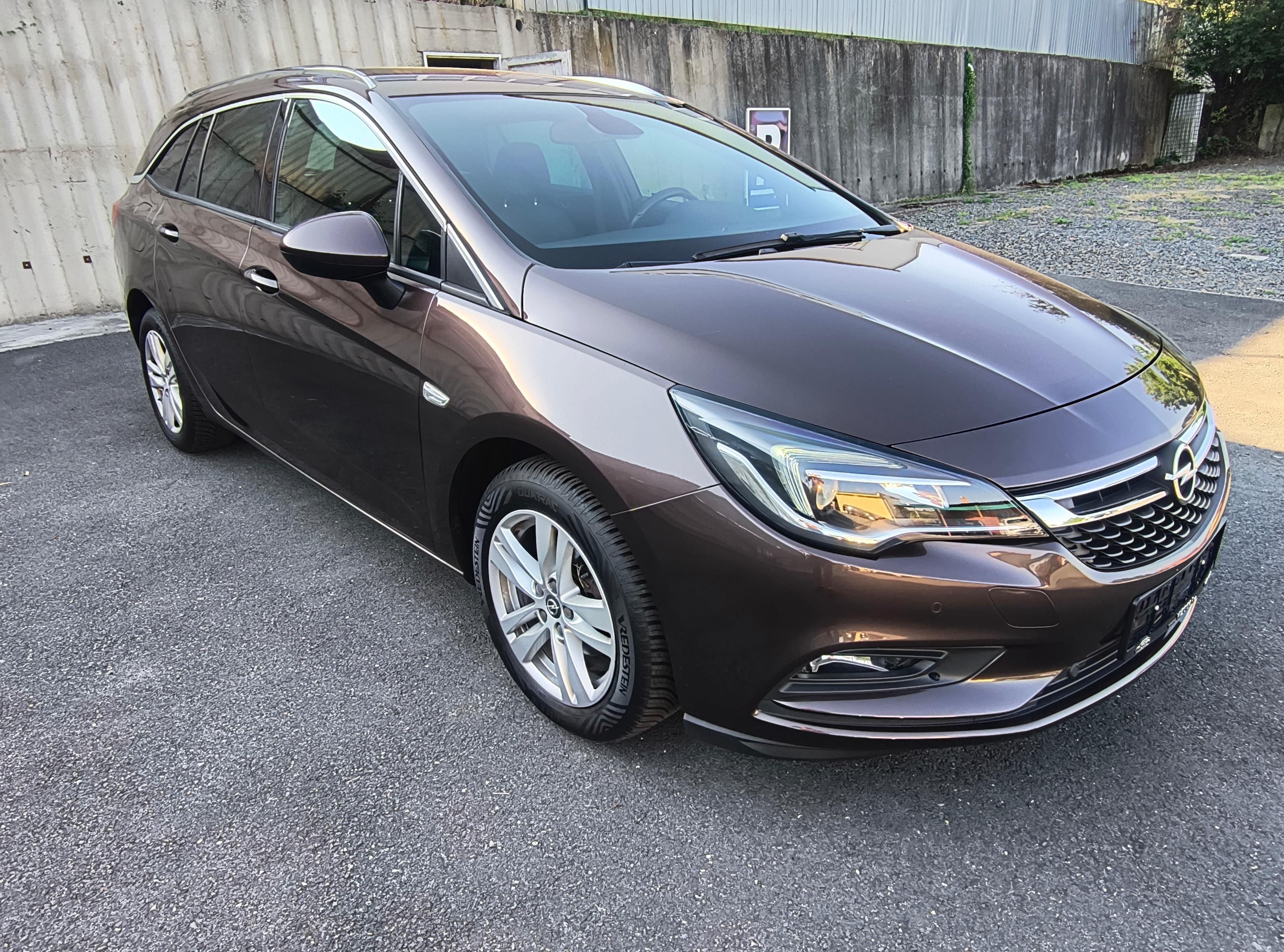Opel Astra, 1.6 CDTI 81KW/NAVI/4XVYHŘ.SEDA - fotka 5
