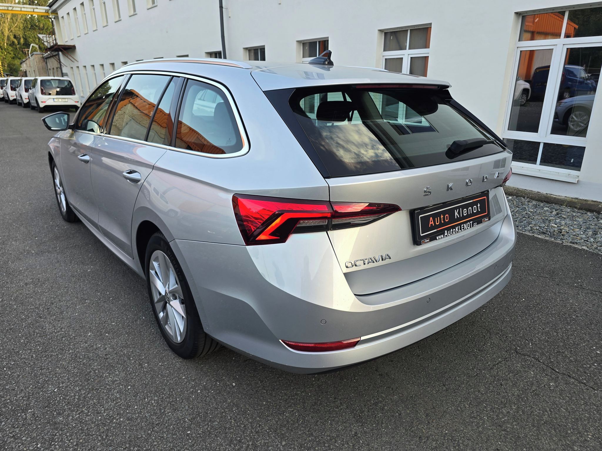 Škoda Octavia, 2.0TDi 110kW DSG STYLE + NAVI - fotka 5