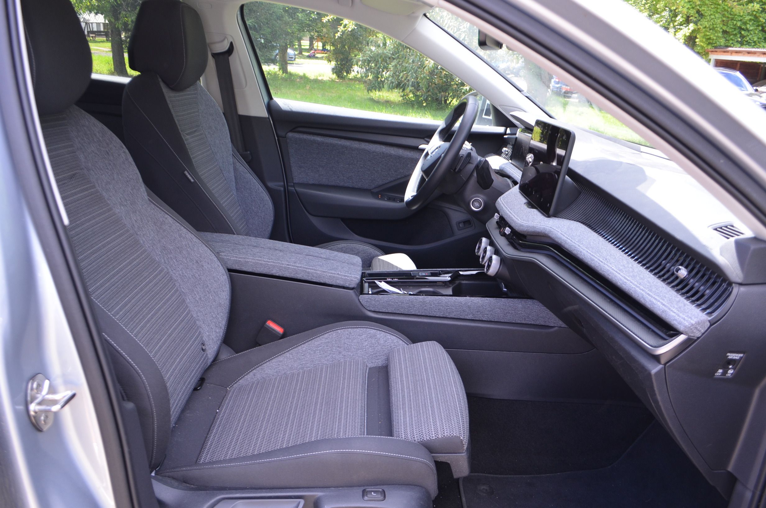 Škoda Superb, 2.0TDI*DSG*200PS*LAURIN*WEBAST - fotka 5