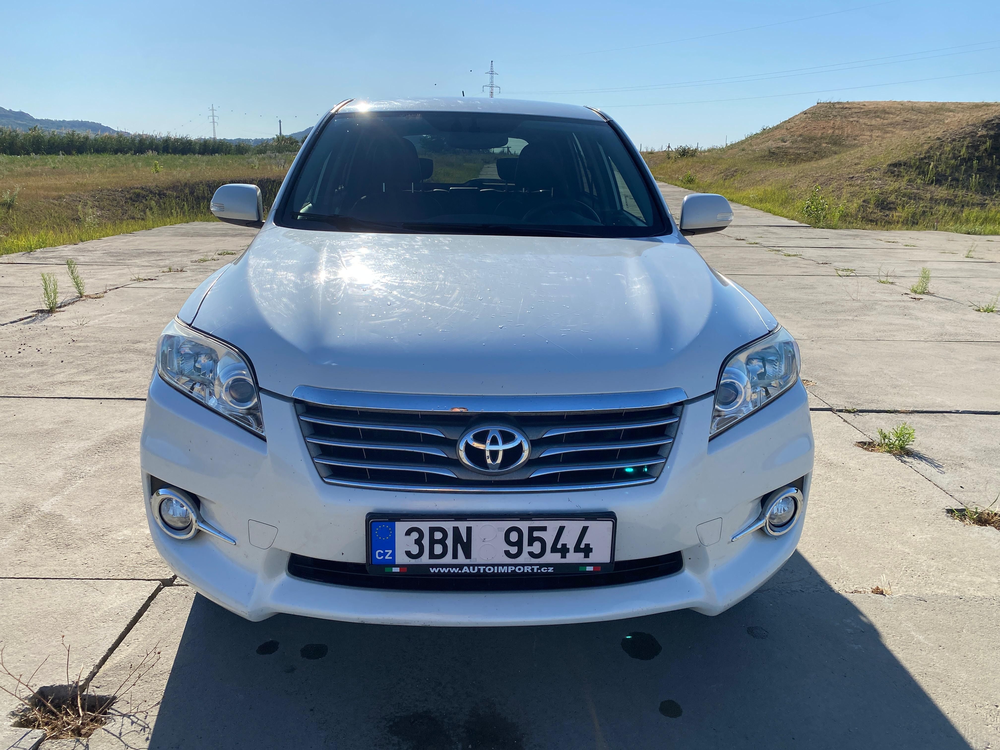 Toyota Rav4, 2,2 D -cat - fotka 6
