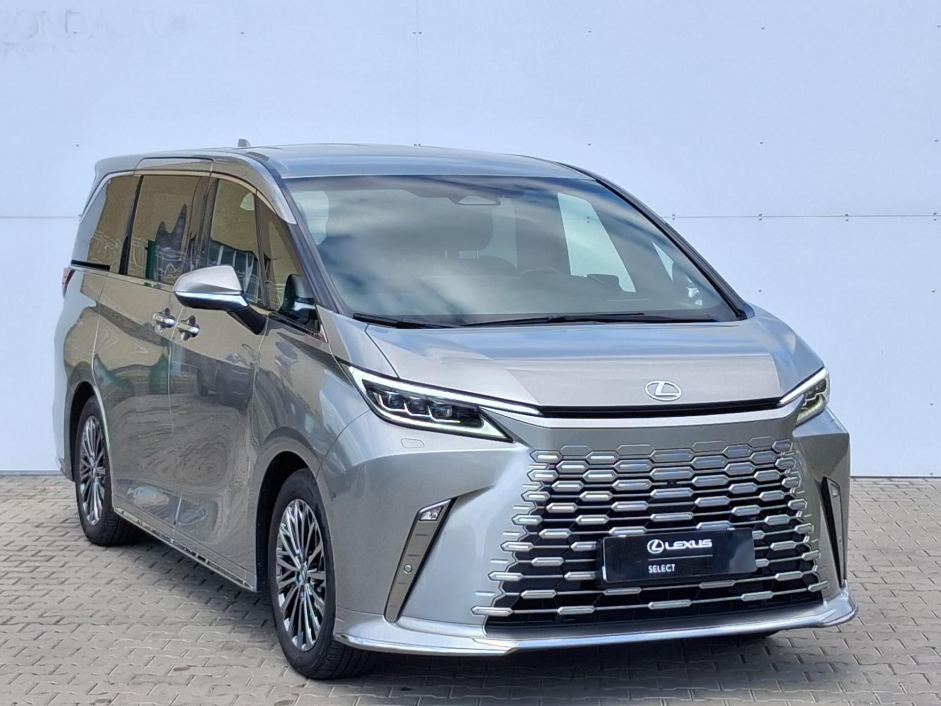 Lexus LM 350h, 2.5 HSD e-CVT AWD Luxury - fotka 6