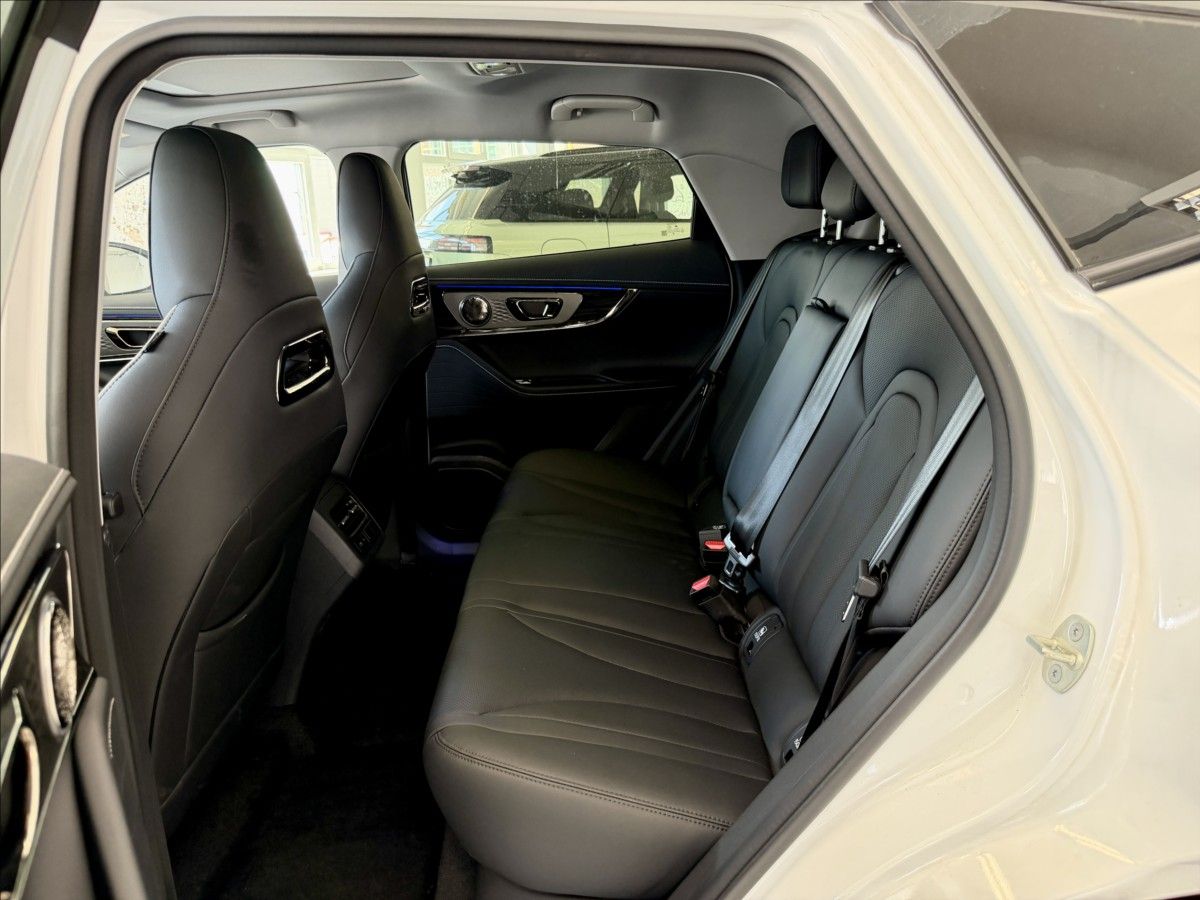 Omoda 5, EV Premium - fotka 5