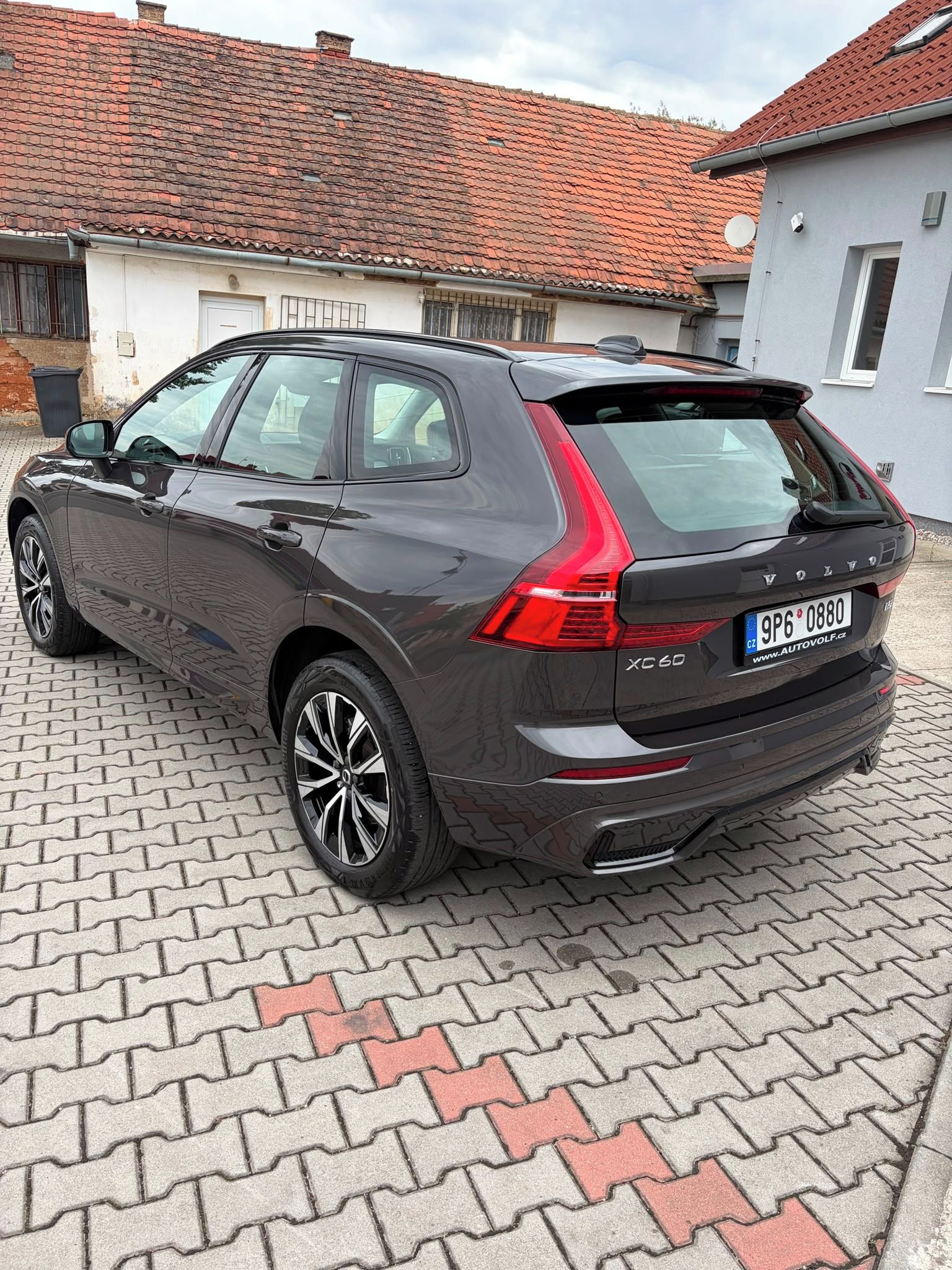 Volvo XC60, B5 Plus Dark AWD 184 kW 2024