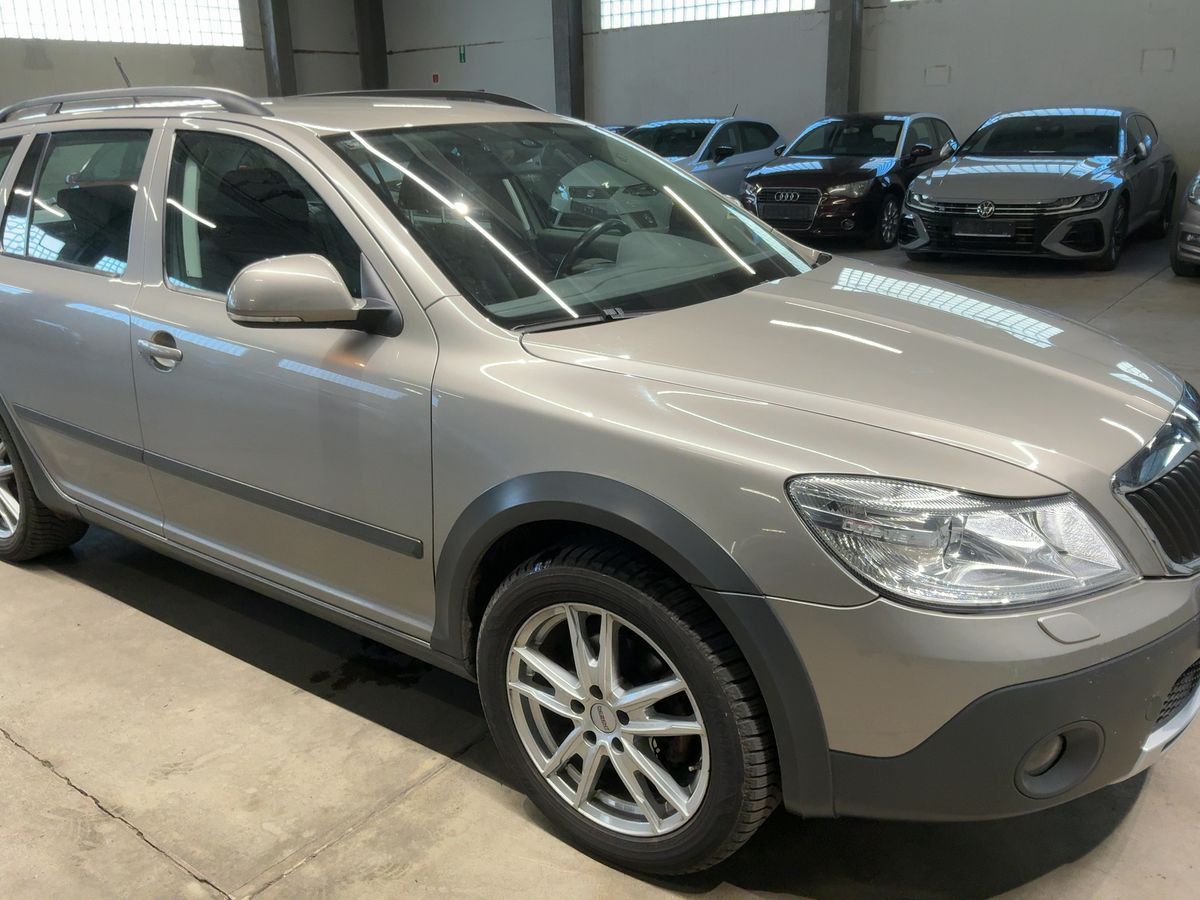 Škoda Octavia, 1.8 TSI,118 KW, Scout,4x4 - fotka 4