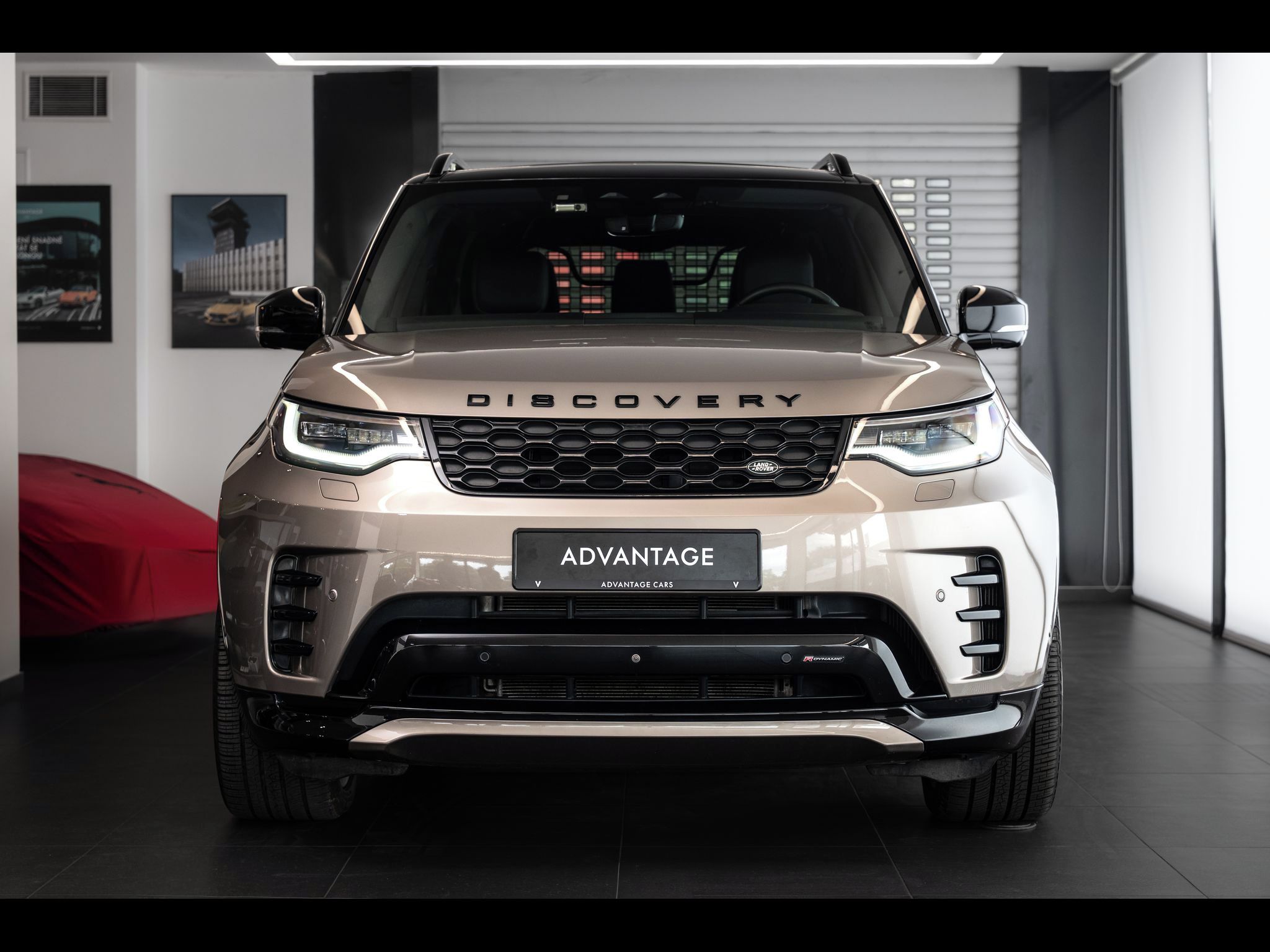 Land Rover Discovery, D300 SE Approved/7 míst/ - fotka 2