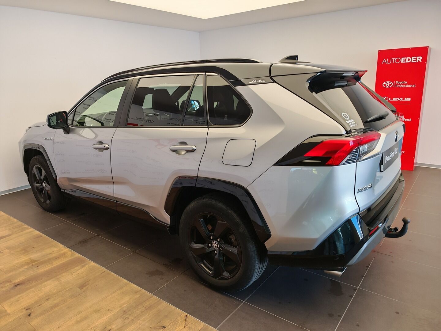 Toyota Rav4, 2.5 Hybrid Selection 4WD - fotka 6