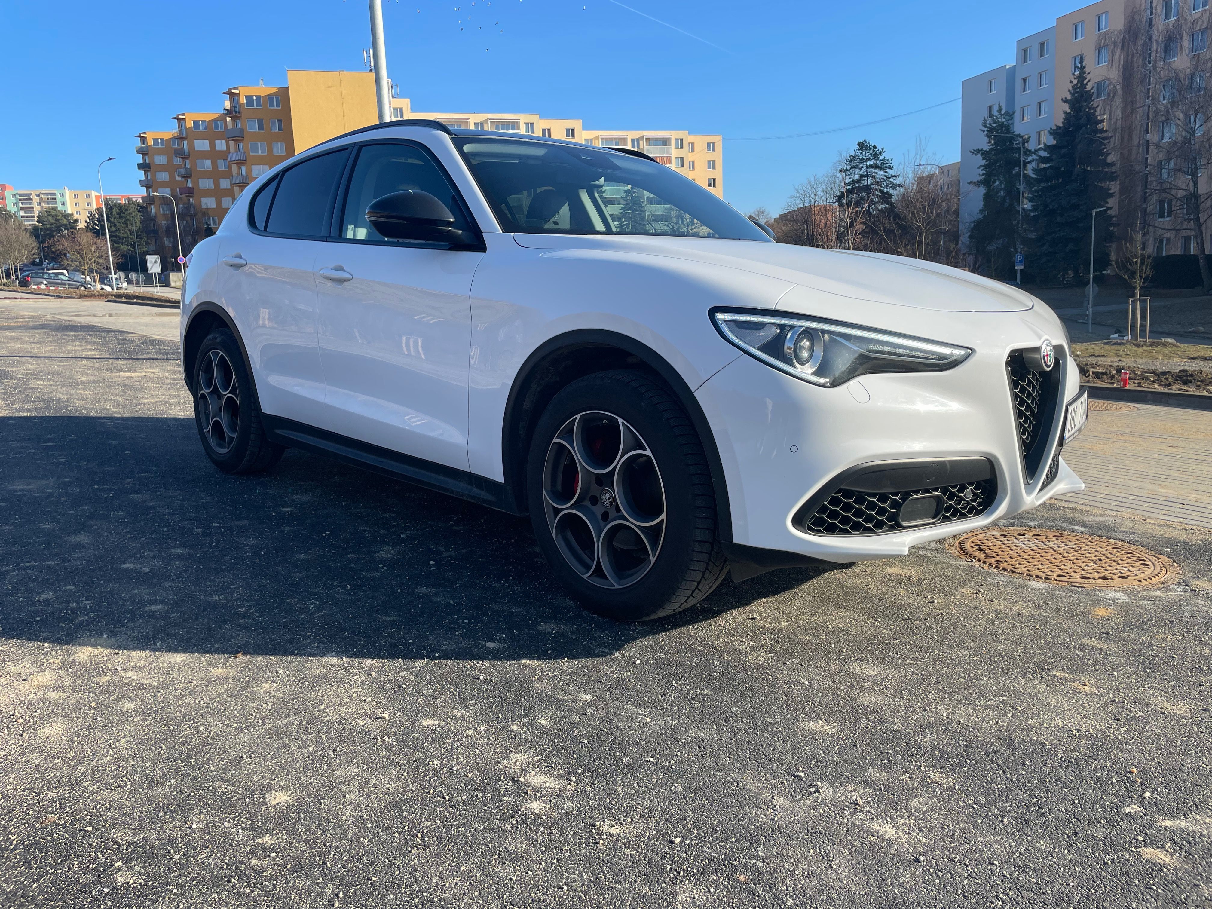 Alfa Romeo Stelvio, Alfa Romeo Stelvio 2.0 Turbo 2