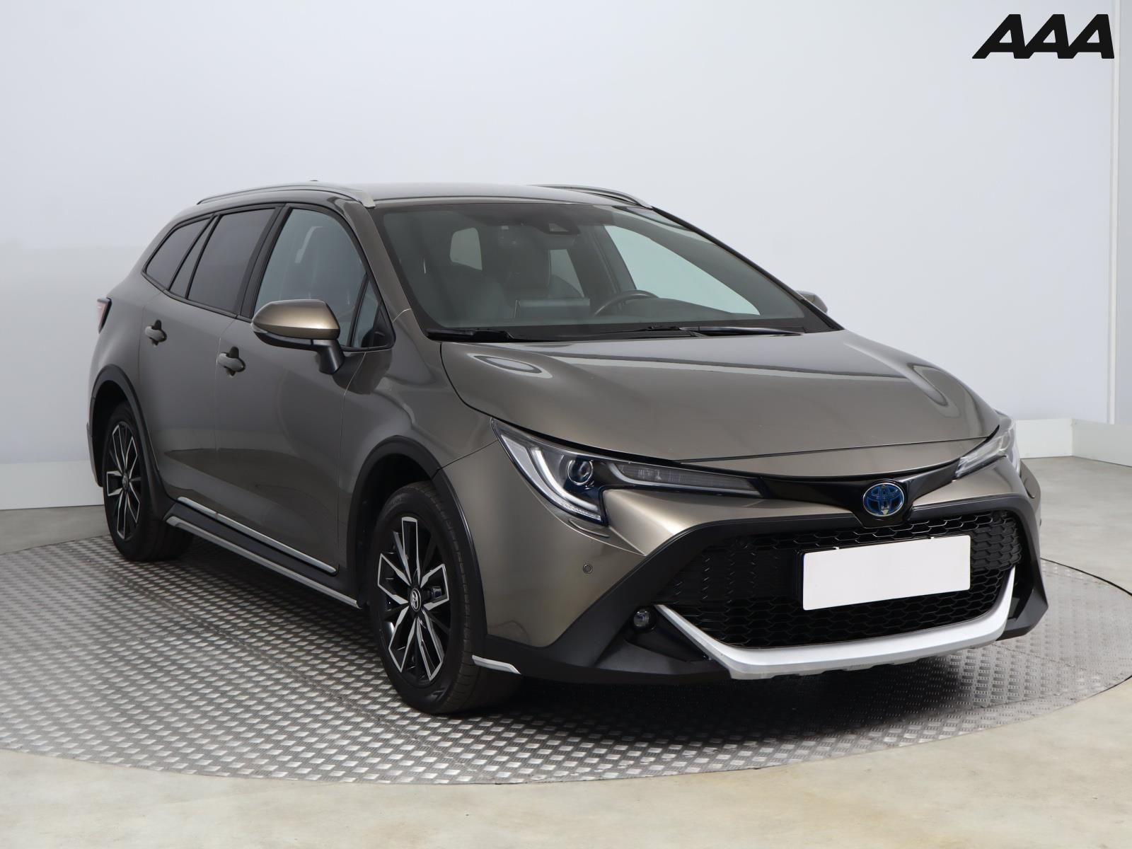 Toyota Corolla, 1.8 Hybrid, Automat, ČR,1.maj