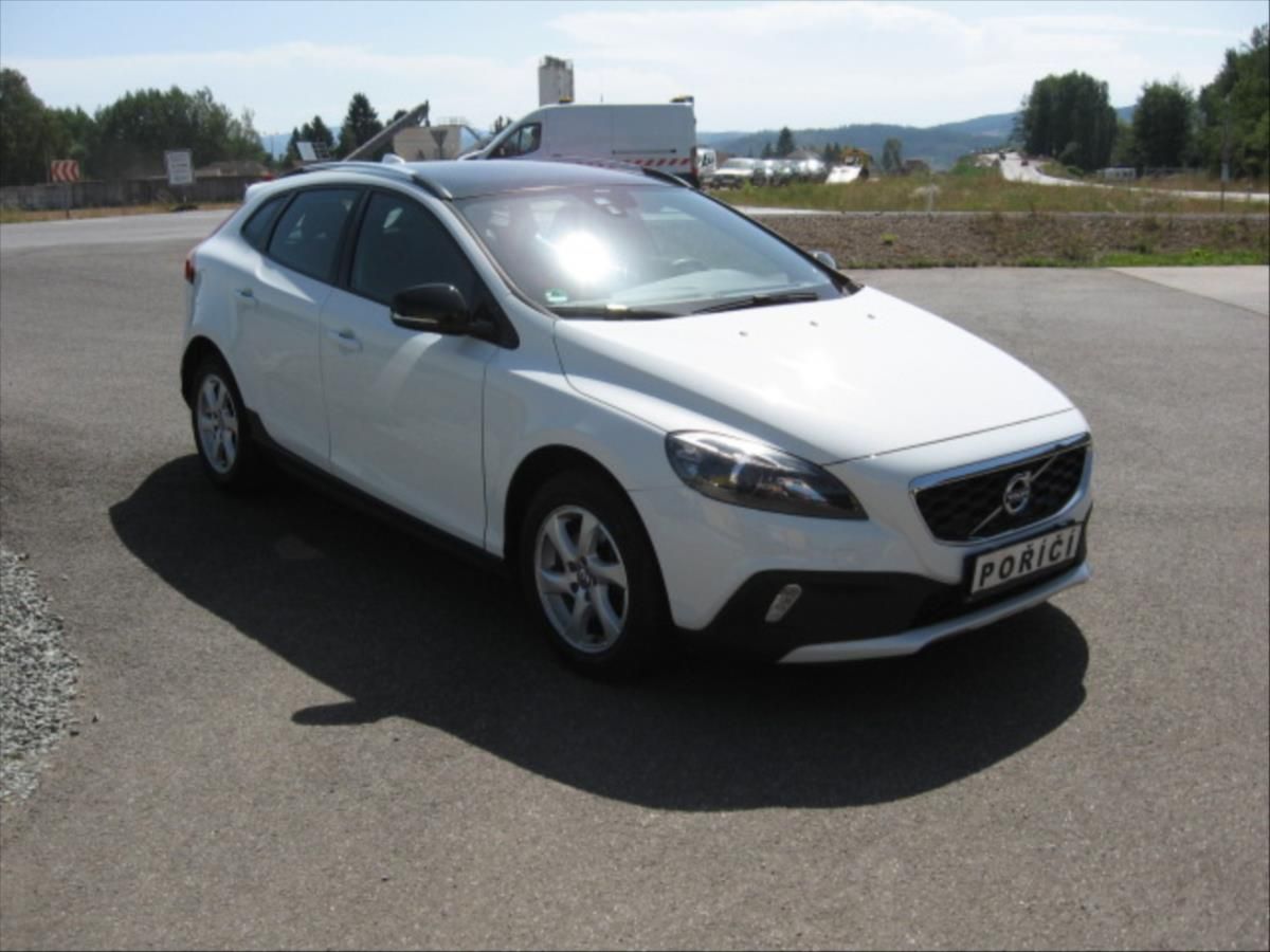 Volvo V40, 2,0   D Cross Country - fotka 3