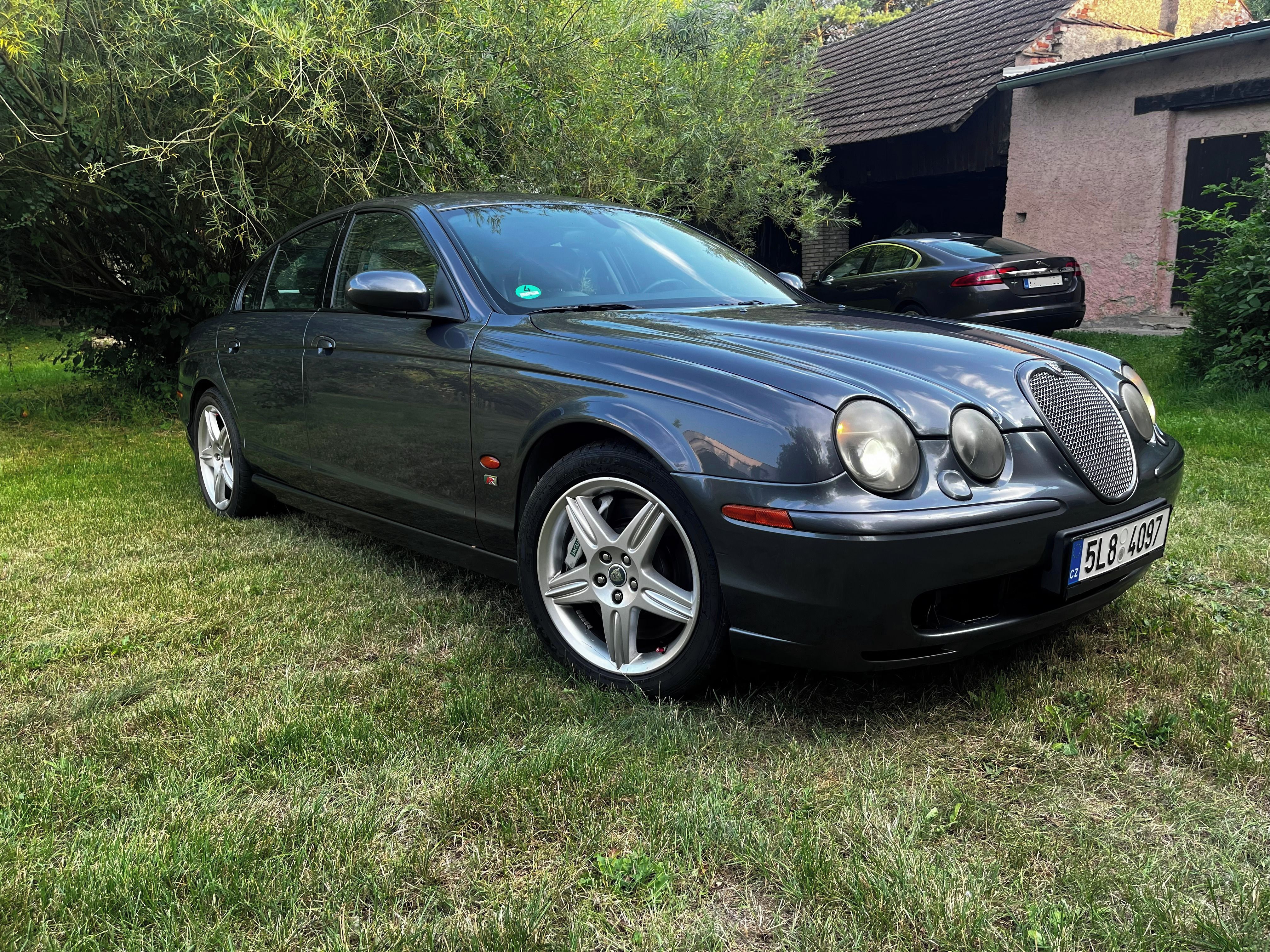 Jaguar S-Type, 4.2 V8 R - fotka 4