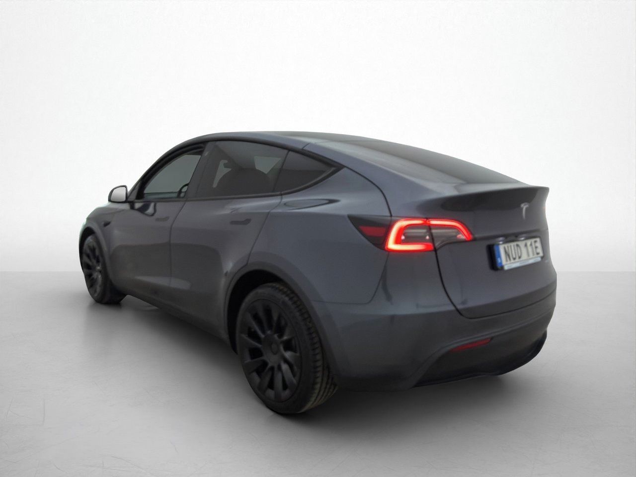 Tesla Model Y, Long Range AWD - fotka 5