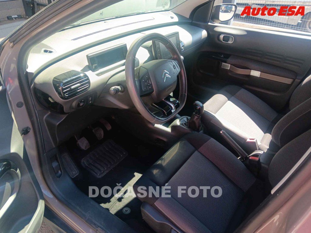 Citroën C4 Cactus, 1.2 PT,ČR - fotka 3