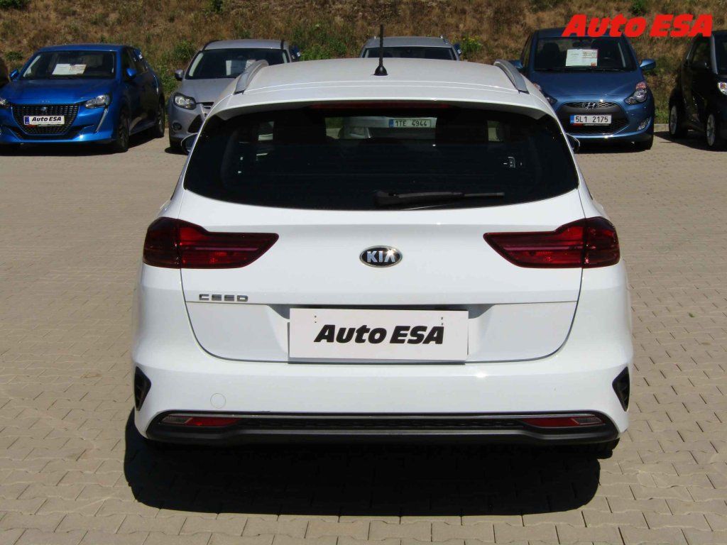 Kia Cee´d, 1.6 CRDi,ČR,servis.kniha - fotka 5