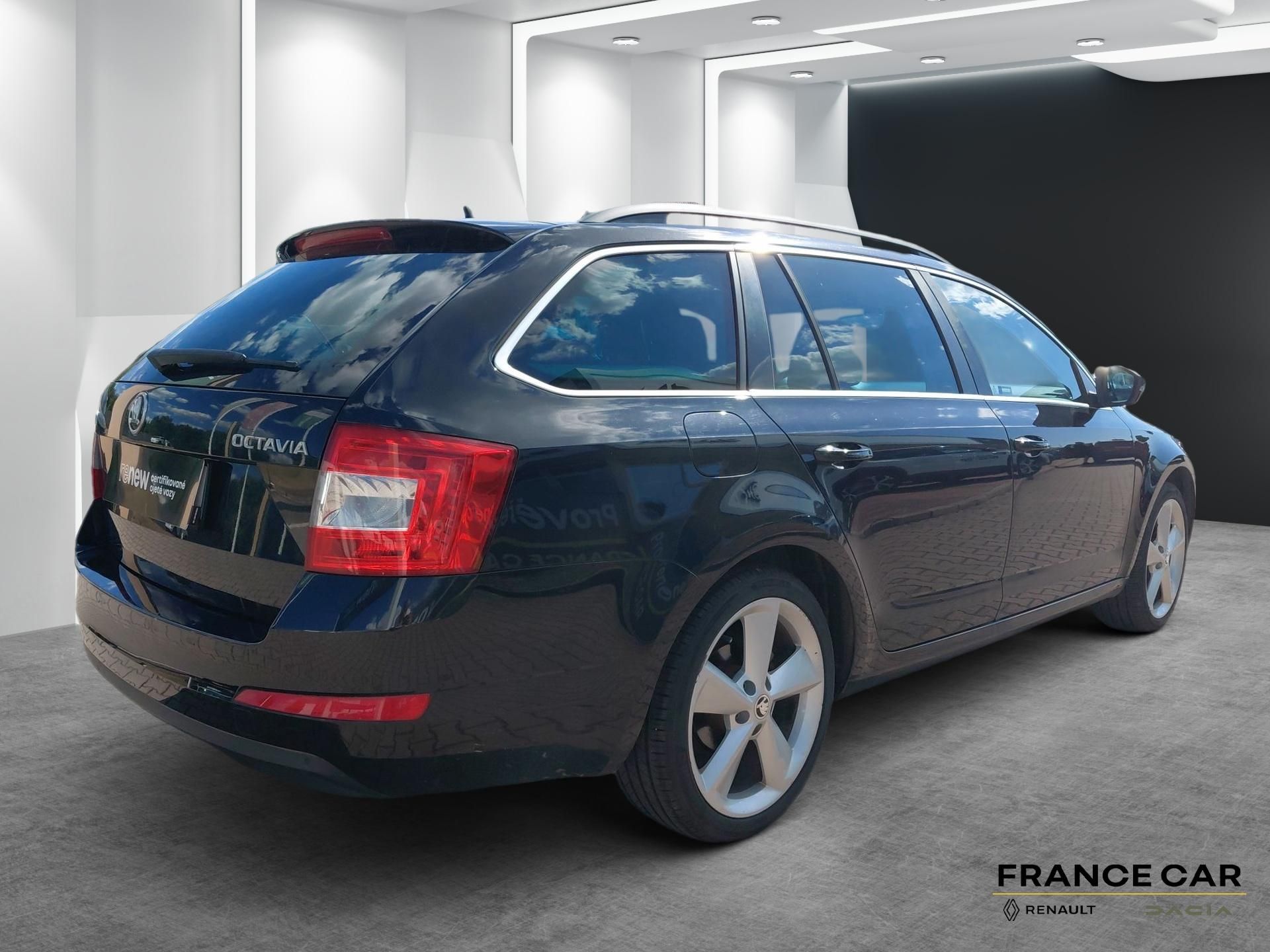 Škoda Octavia, 2,0TDi 110 kW STYLE DSG - fotka 5