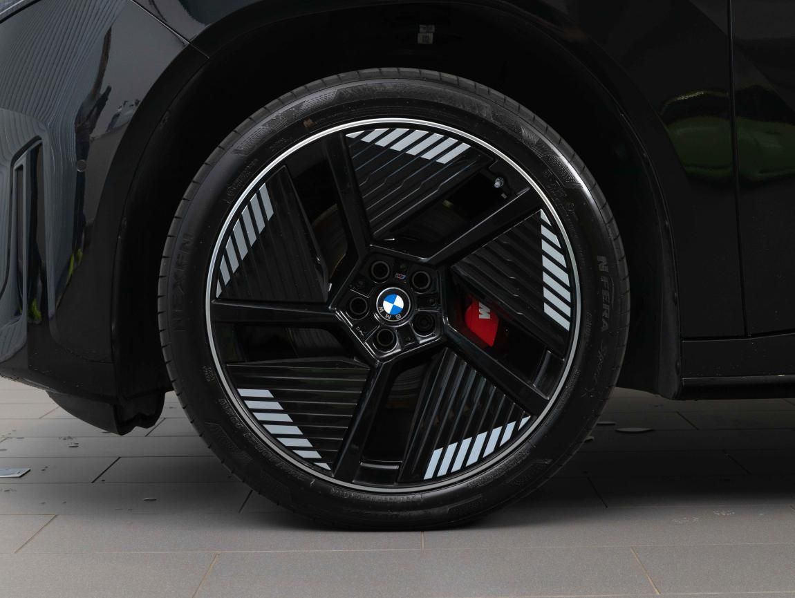 BMW iX3, 50 xDrive - fotka 4