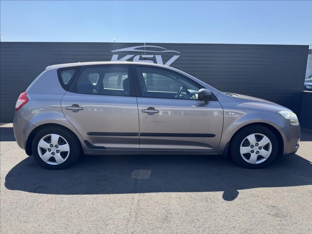 Kia Cee´d, 1,4 - fotka 5