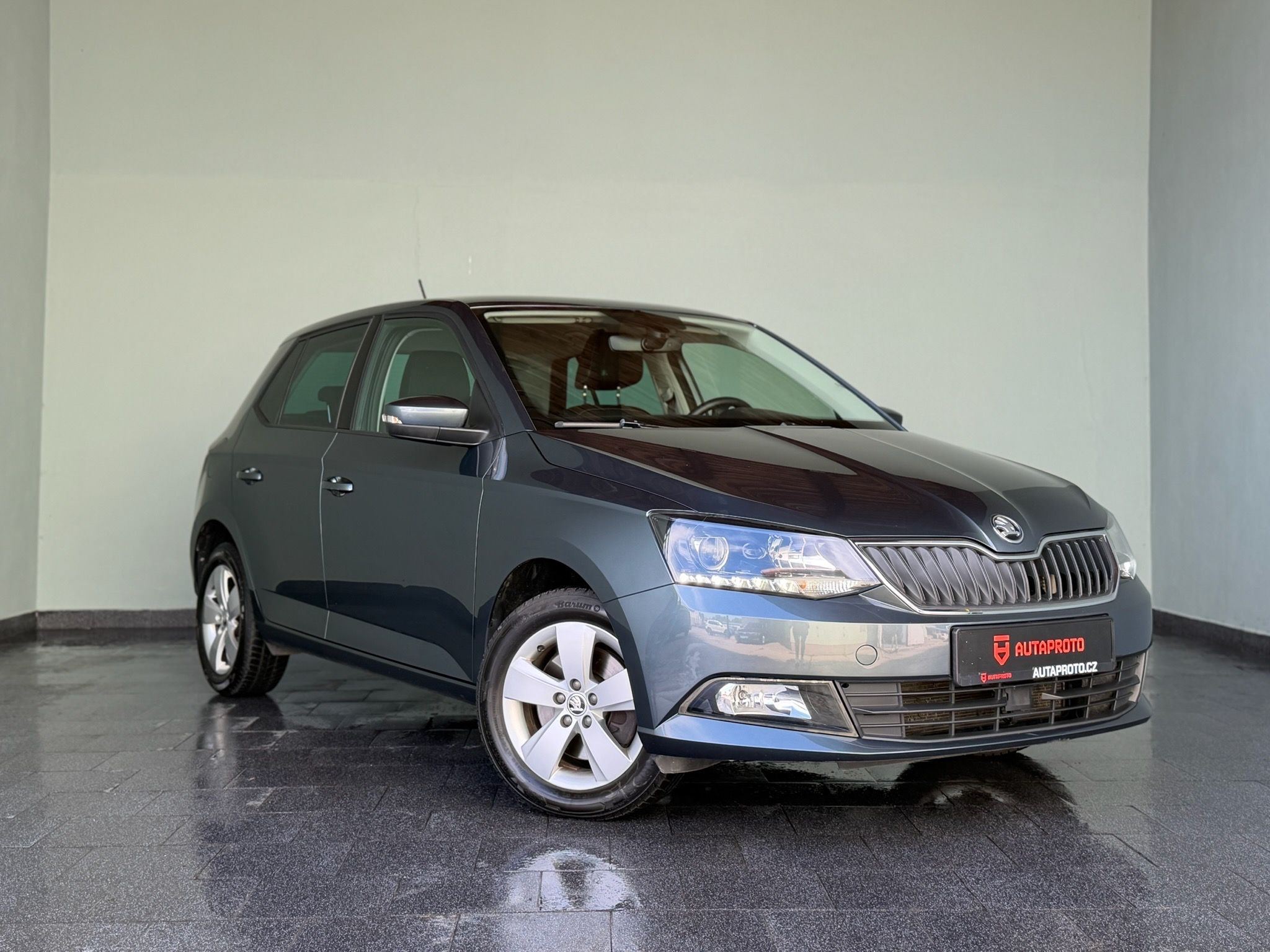 Škoda Fabia, 1.OTSi-81kW-56tkm-DigiKlim-R15 - fotka 4