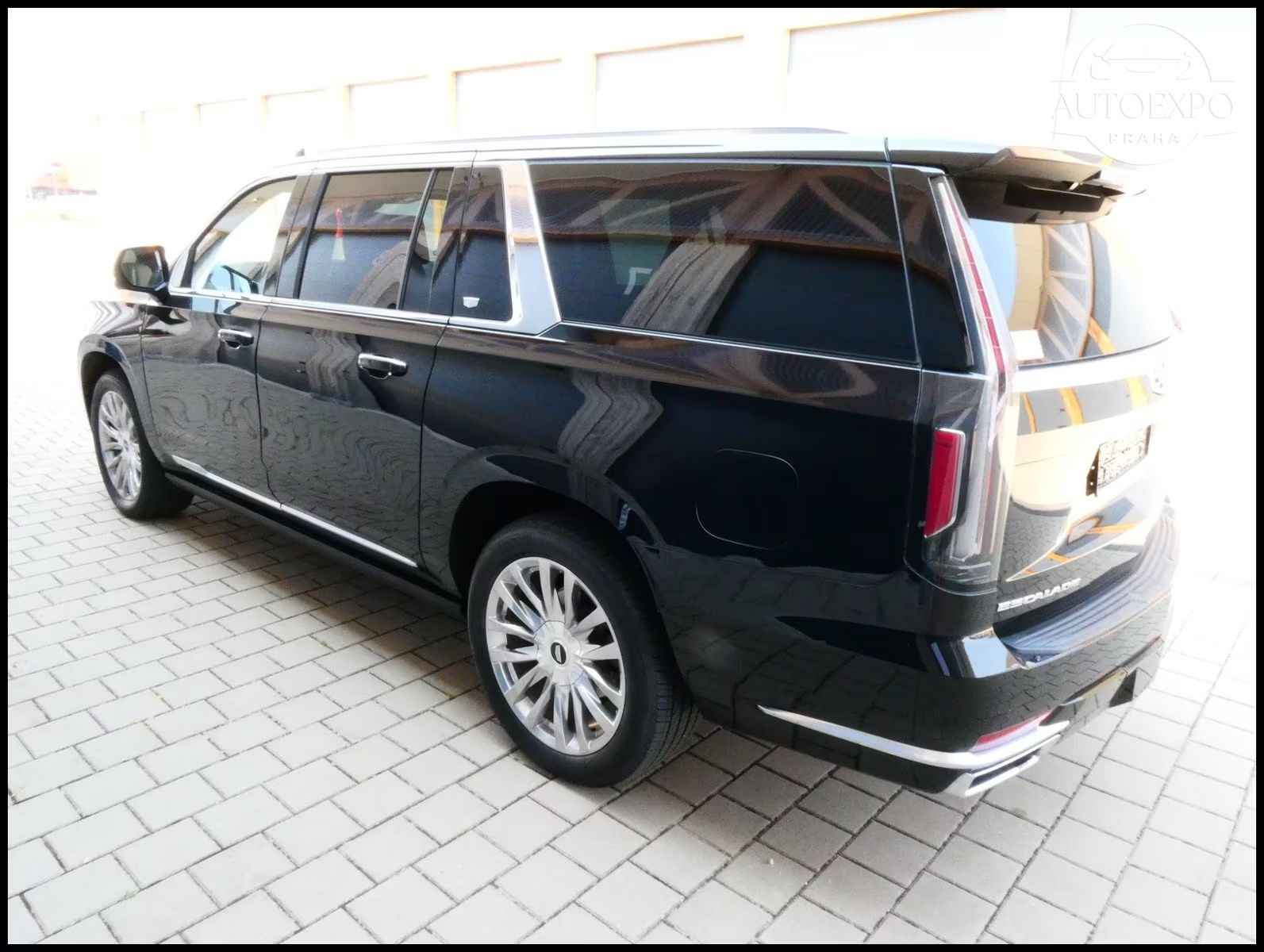 Cadillac Escalade, ESCALADE 6.2 V8*PANORAMA*7MÍST - fotka 6