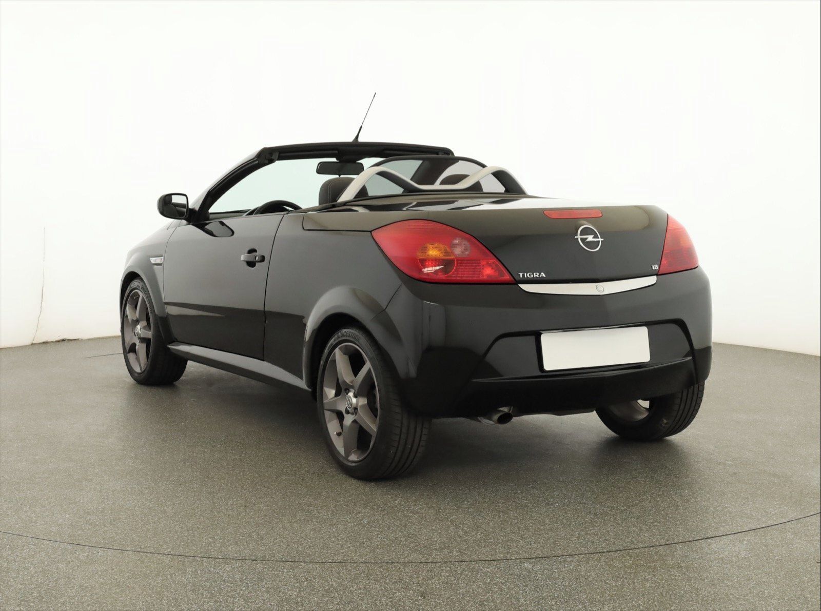 Opel Tigra, 1.8, po STK, jezdí výborně - fotka 4