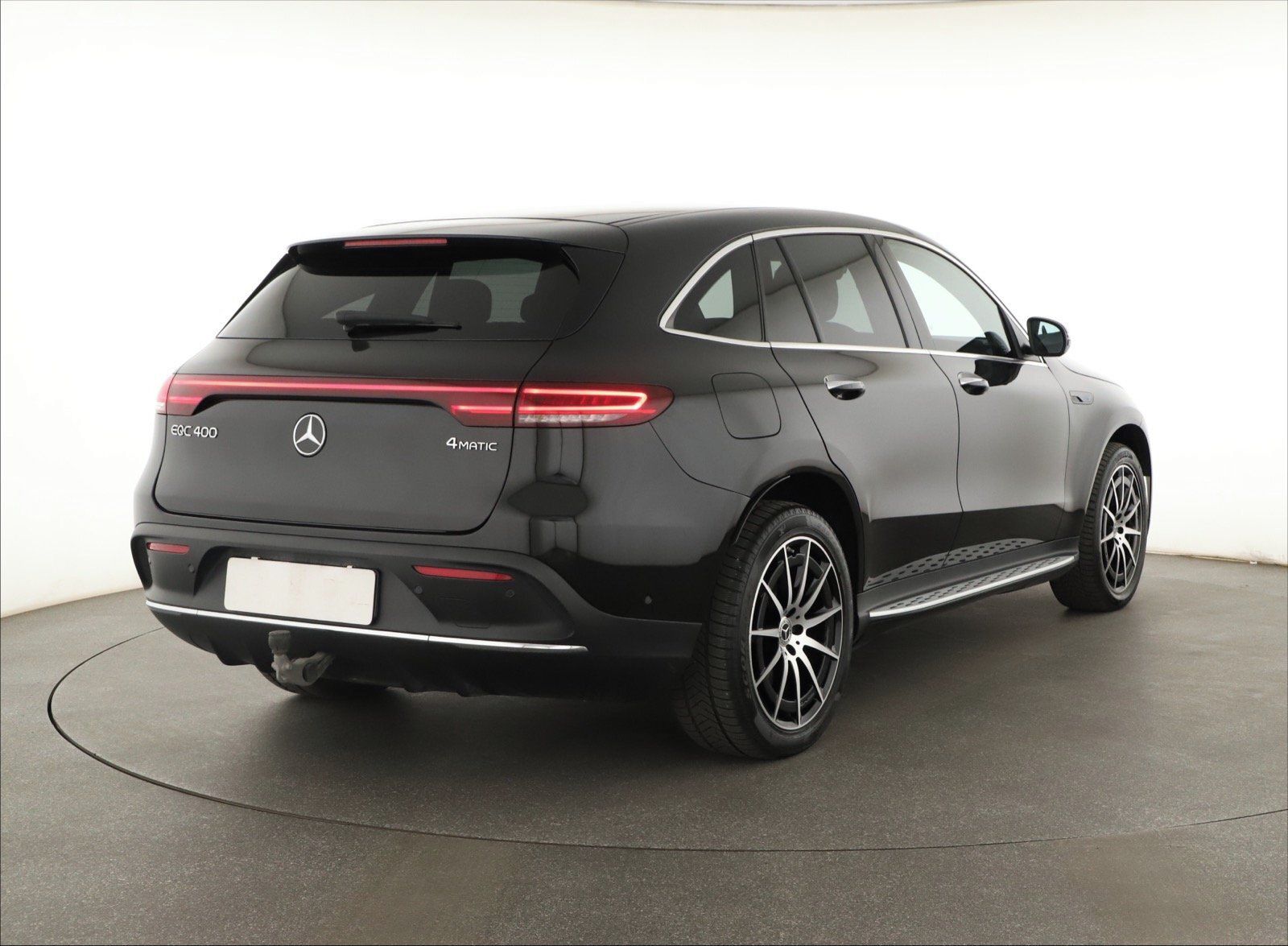 Mercedes-Benz EQC, EQC 400 4MATIC, SoH 95% - fotka 5
