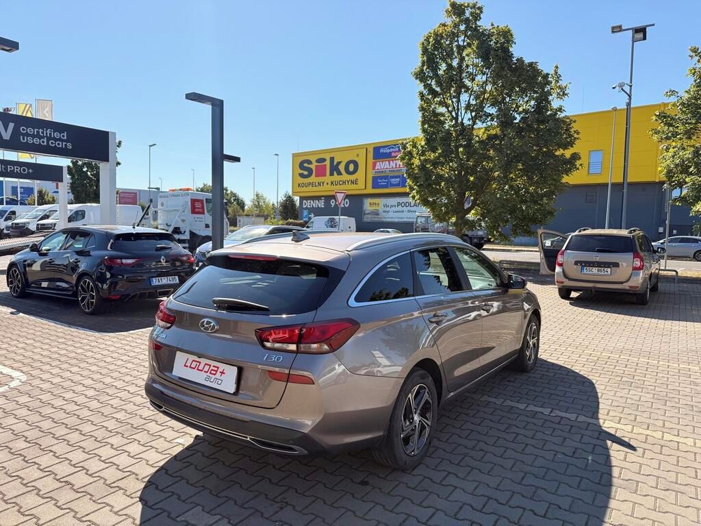 Hyundai i30, Smart 1.5 CVVT 81 kW - fotka 3