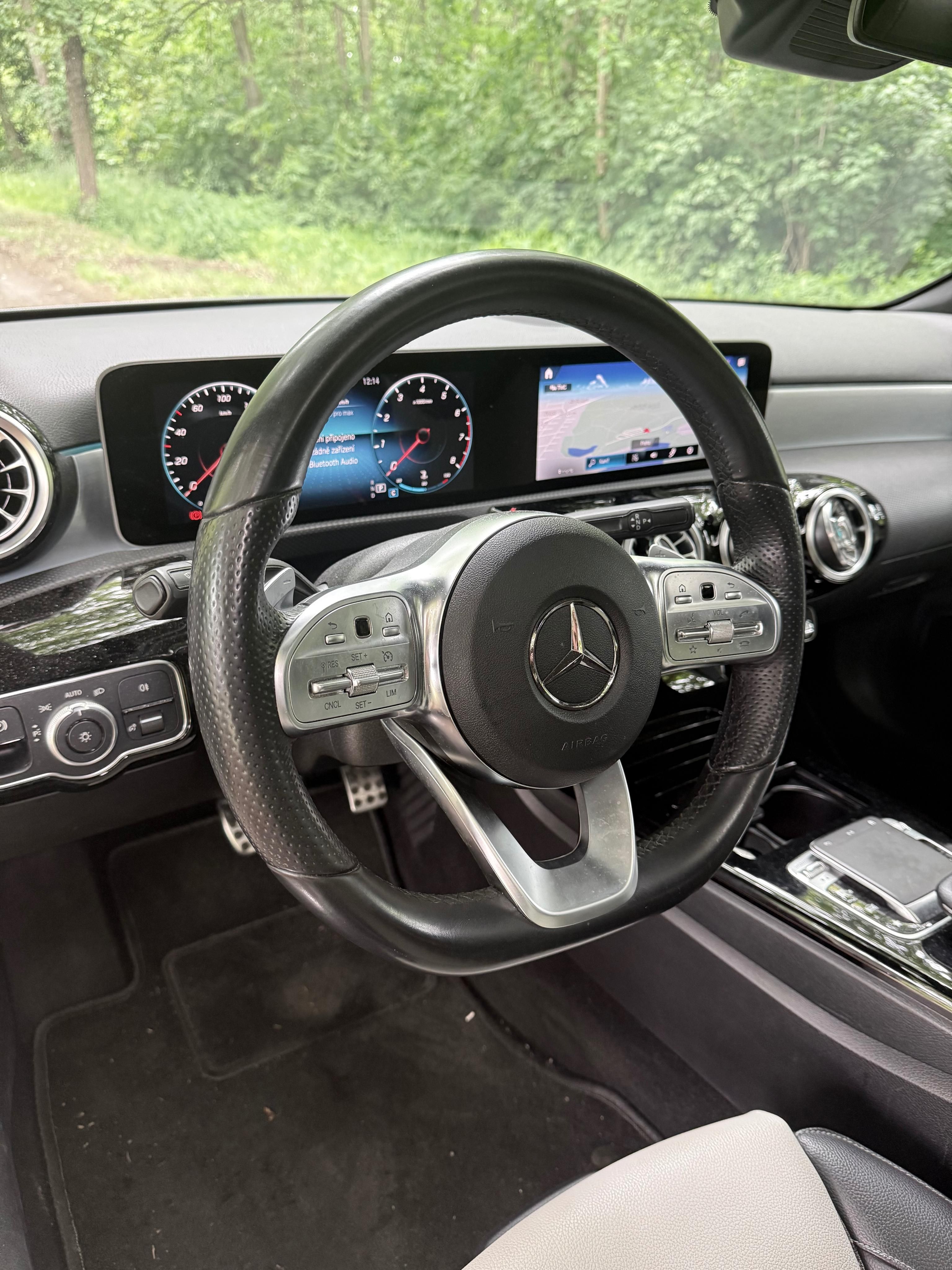 Mercedes-Benz Třídy A, Mercedes-Benz A 250 AMG Line - fotka 4
