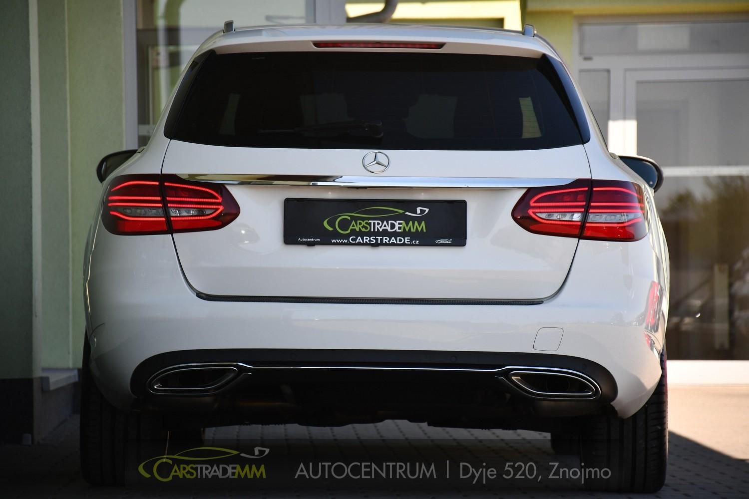 Mercedes-Benz Třídy C, 400 AMG 4M ACC 410K - fotka 4