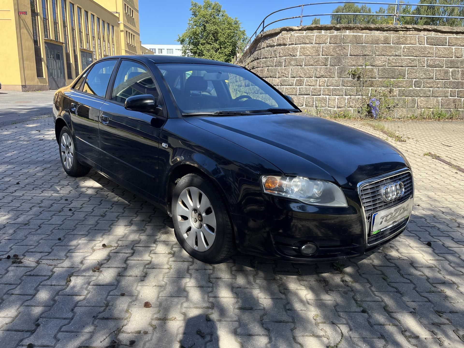 Audi A4, 2,7 TDI V6 /132 kW / - fotka 6