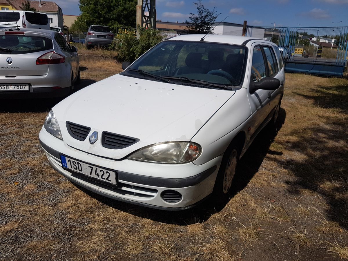 Renault Mégane, Megane 1.4i 70KW TAŽNÉ - fotka 2
