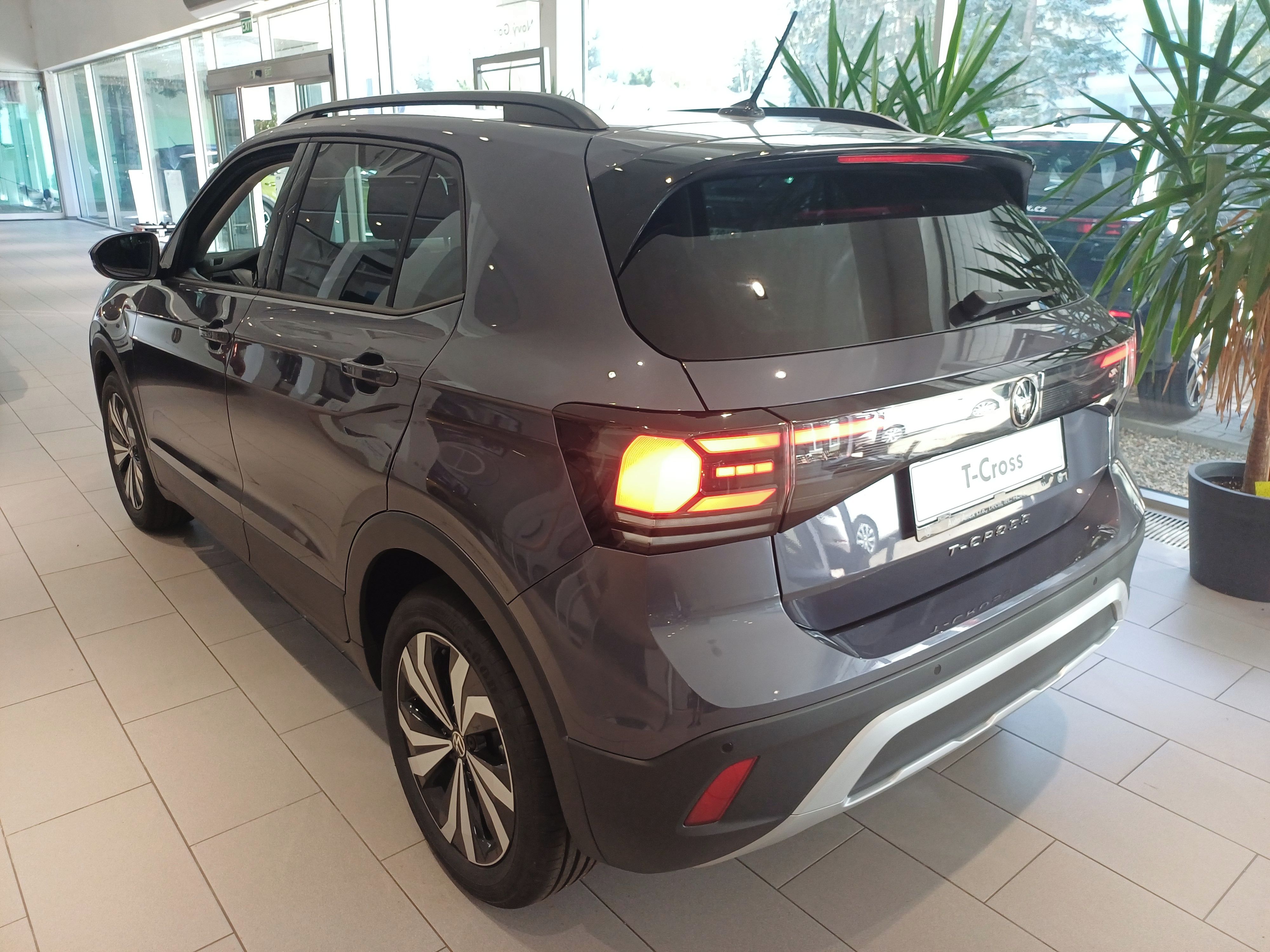 Volkswagen T-Cross, VW T-CROSS LOVE,1.0TSI 85kW - fotka 4