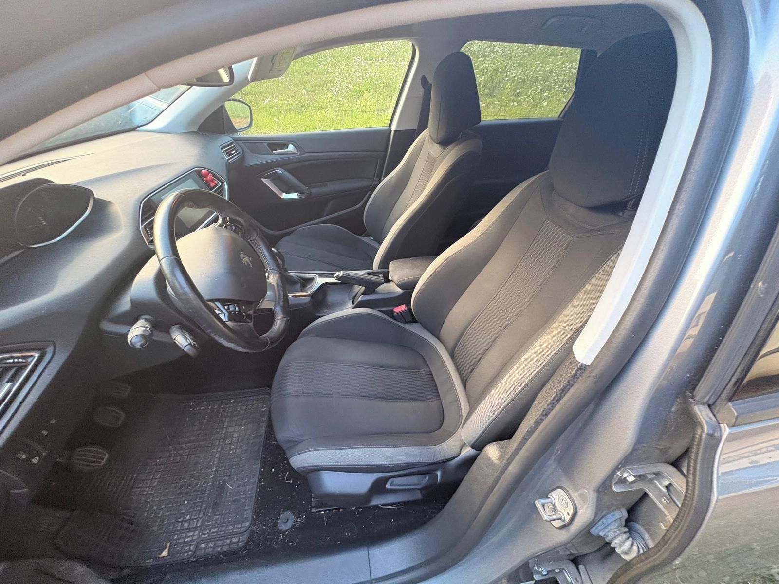 Peugeot 308 - fotka 5