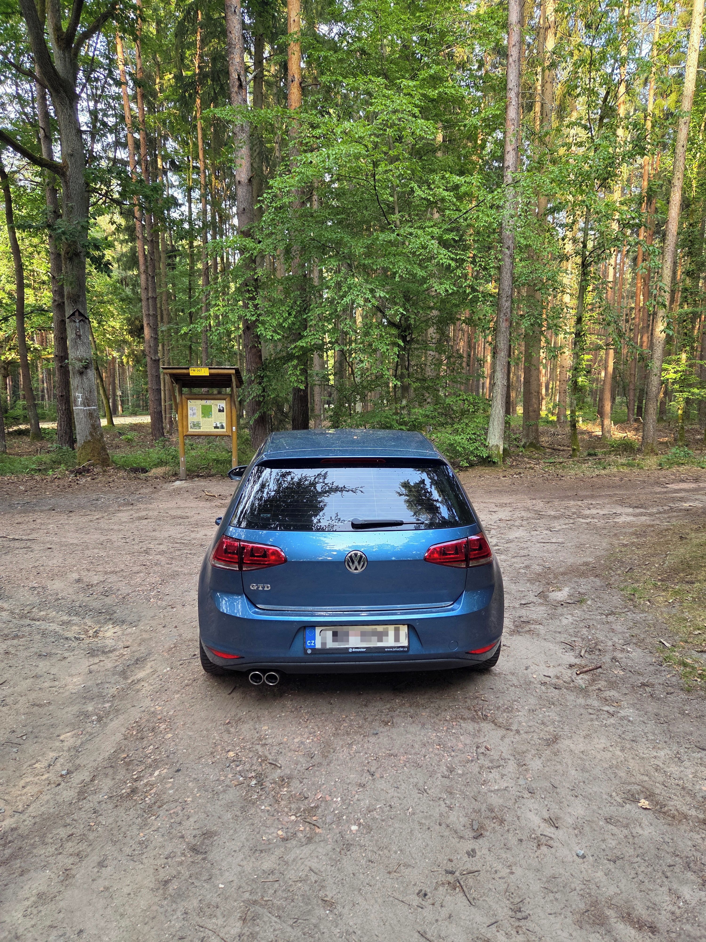Volkswagen Golf, Golf VII 1.9 - servisováno - fotka 3