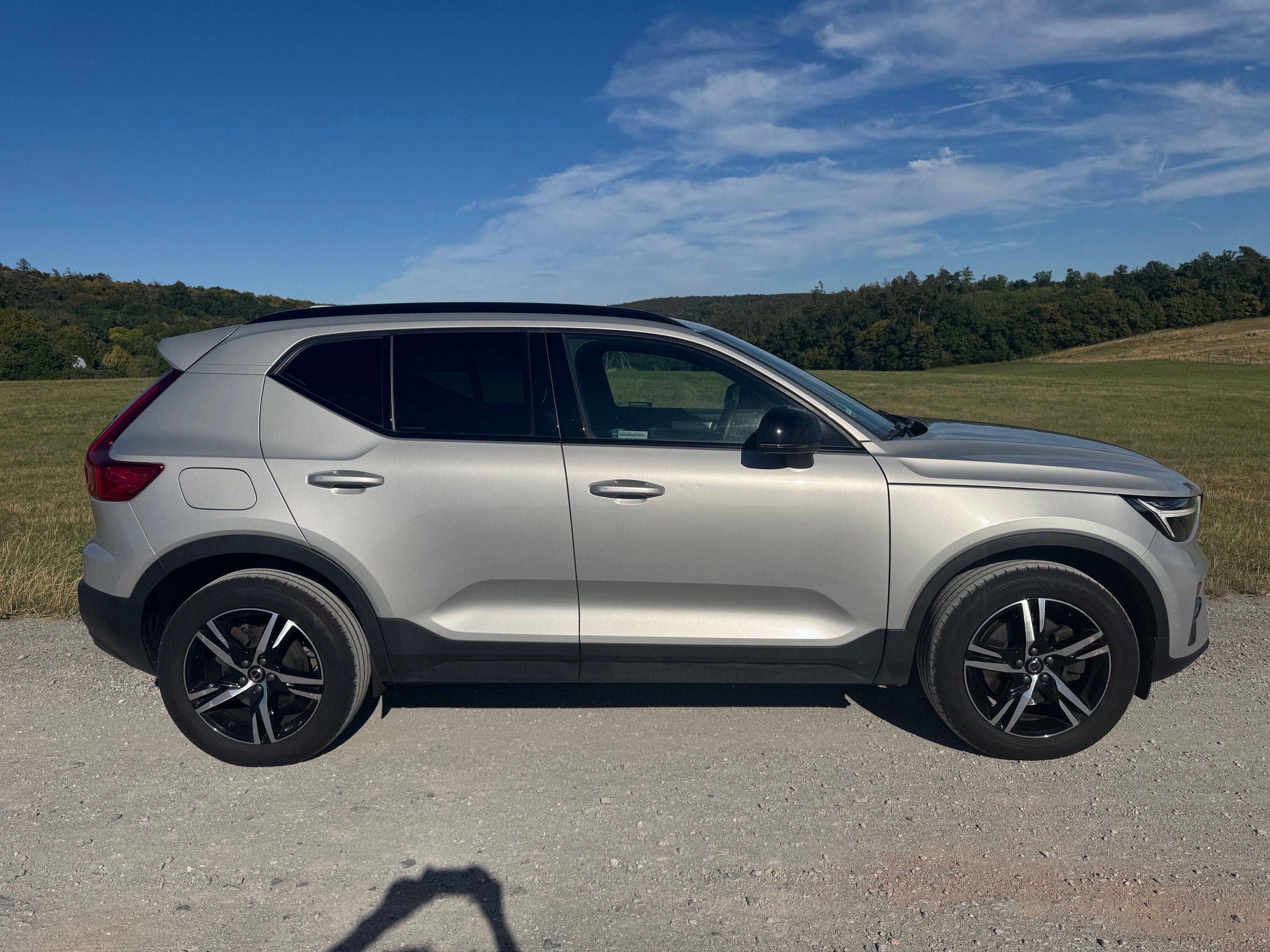 Volvo XC40, B3 PLUS DARK DCT 2.0 120kW ČR - fotka 6