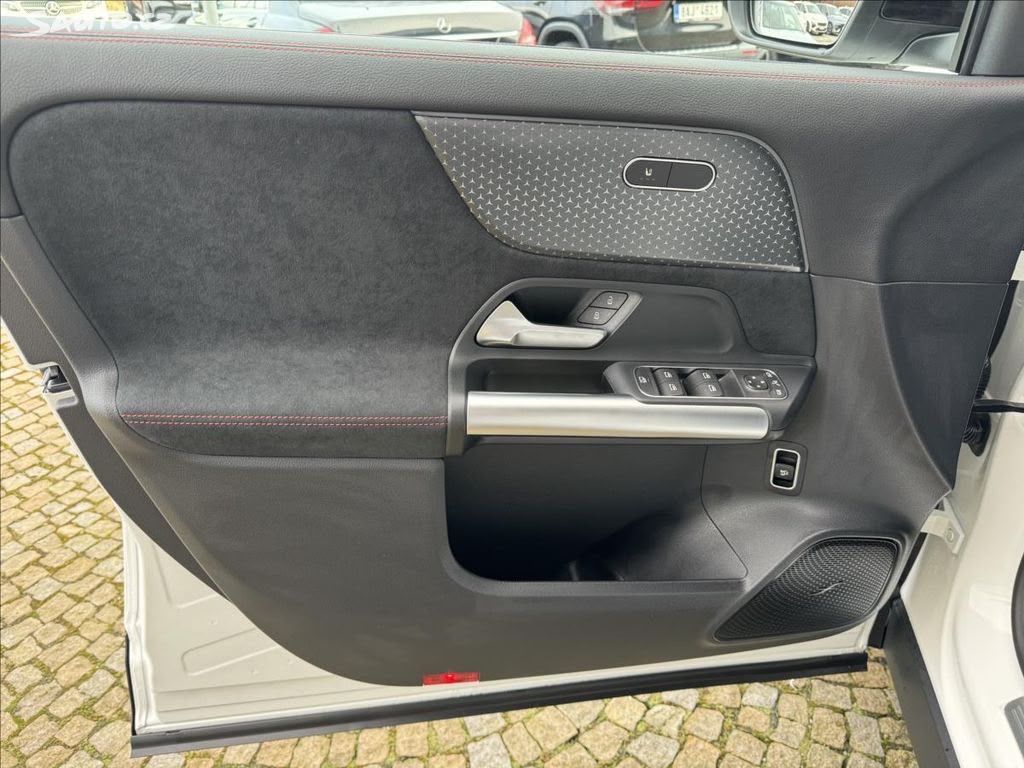Mercedes-Benz GLA - fotka 4