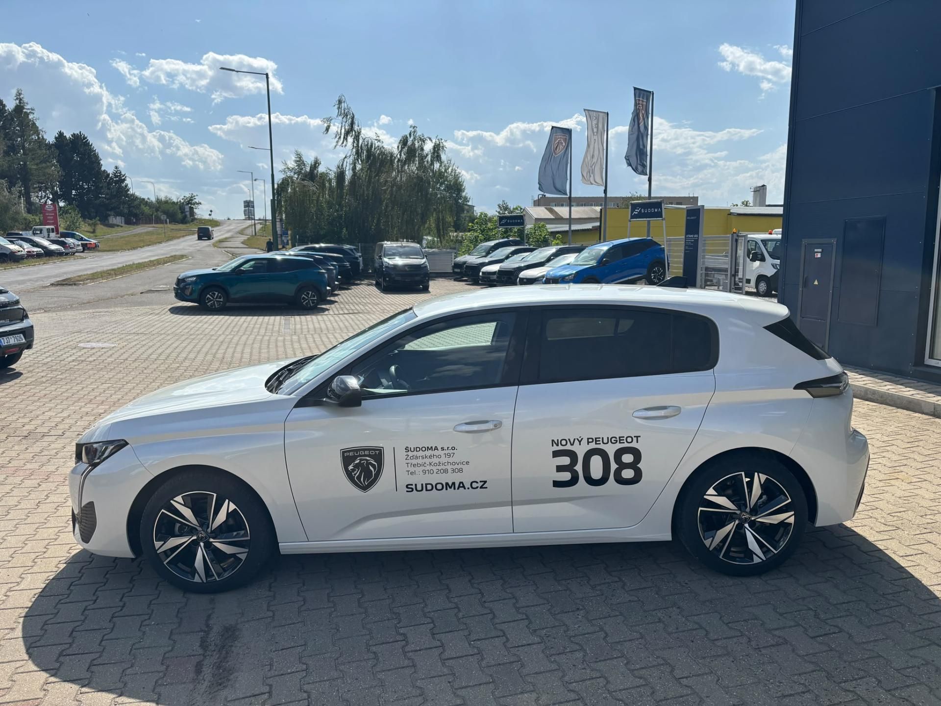 Peugeot 308, ALLURE 1.2 PureTech 130k MAN6 - fotka 4