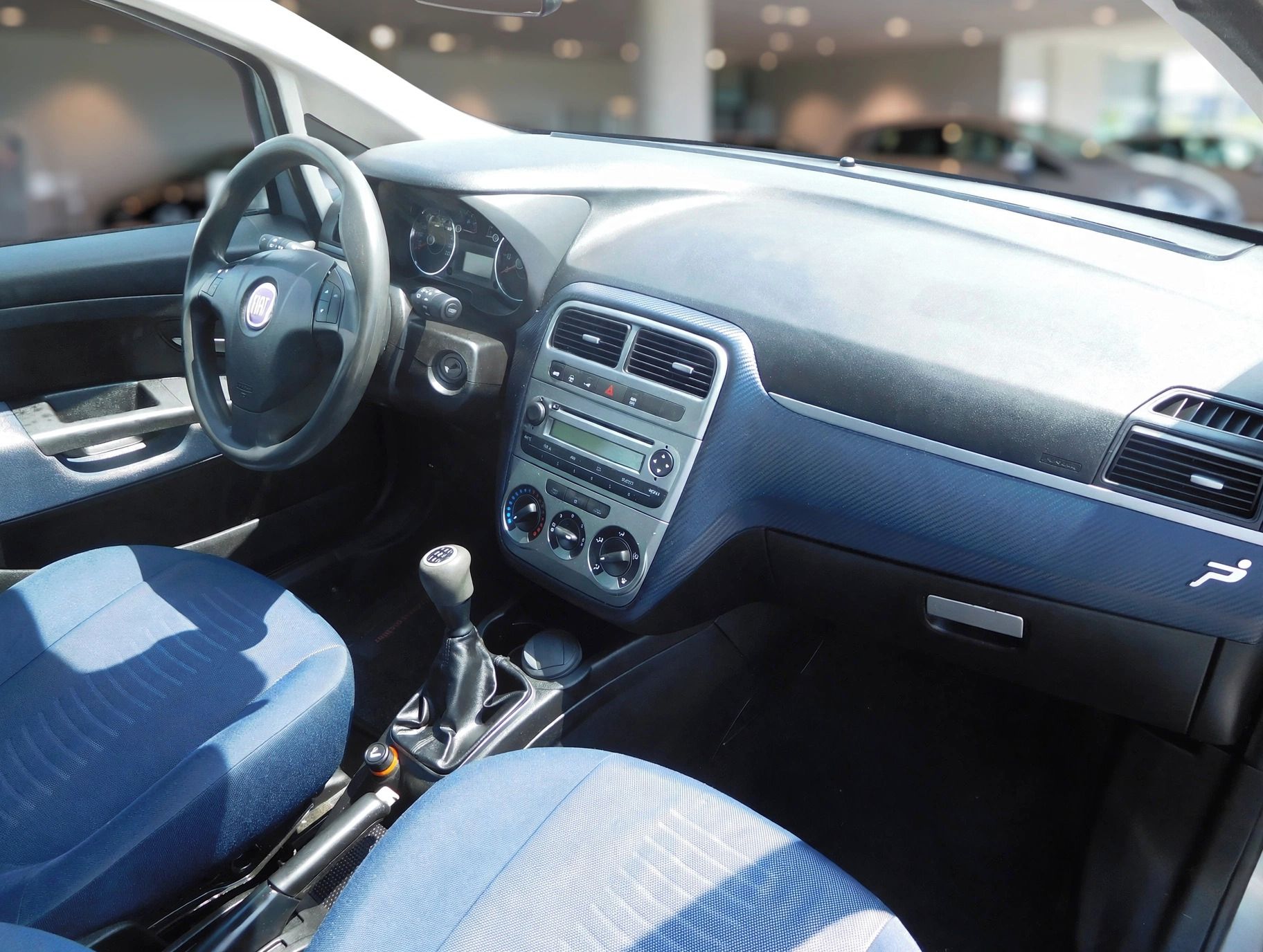 Fiat Grande Punto, 1.3 Multijet, 55 kW, Klima - fotka 5