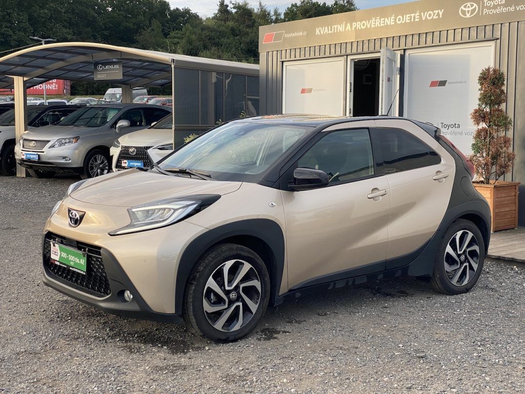 Toyota Aygo, 1.0i, ČR, Style Tech, automat - fotka 4
