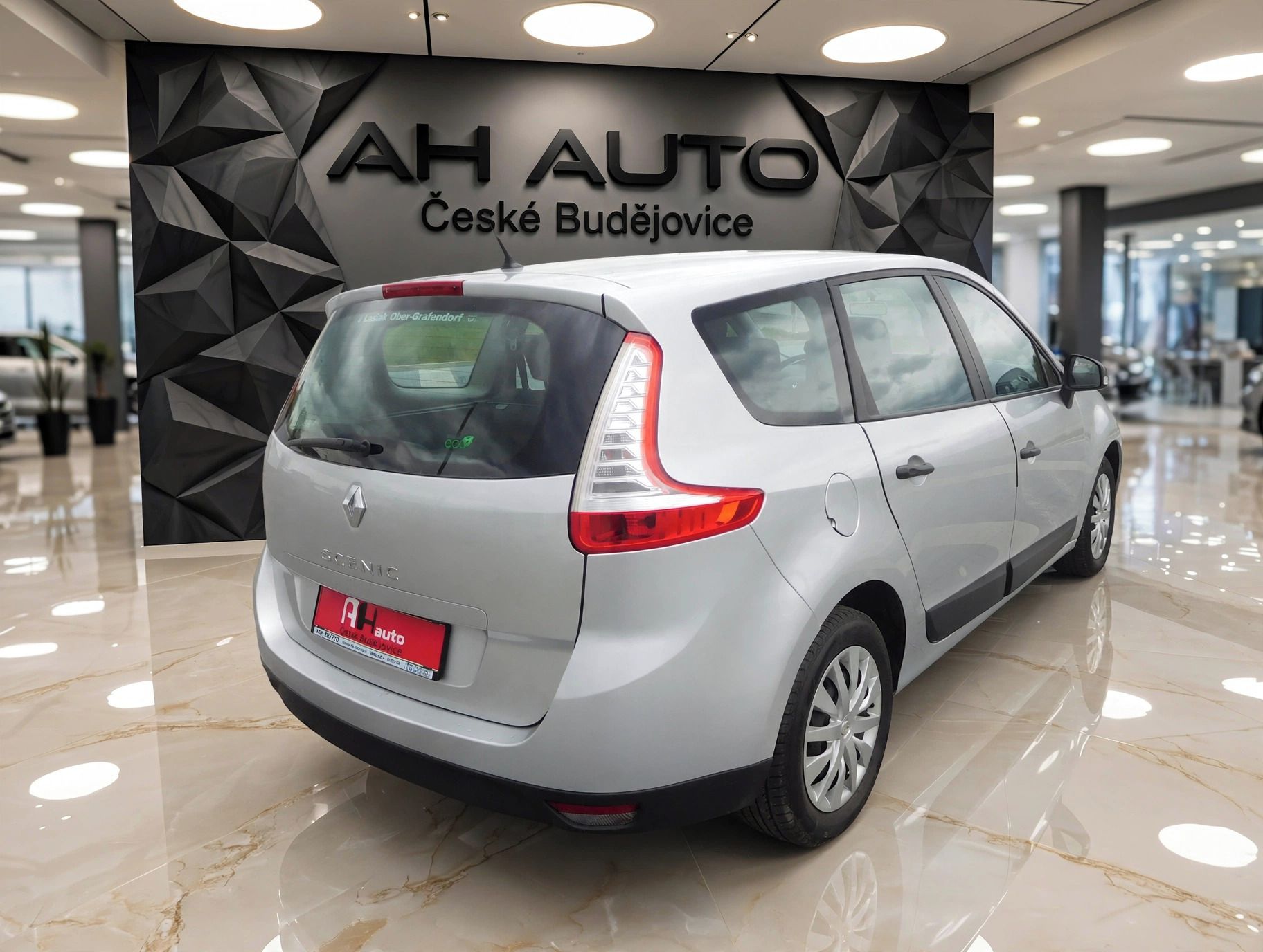 Renault Grand Scénic, 1.6i 16V, 81 kW, Klima - fotka 3
