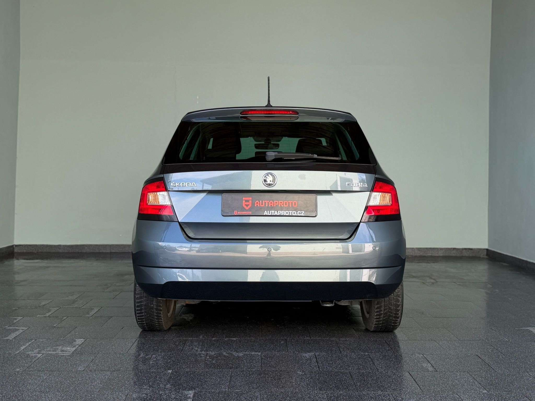 Škoda Fabia, 1.OTSi-81kW-56tkm-DigiKlim-R15 - fotka 6