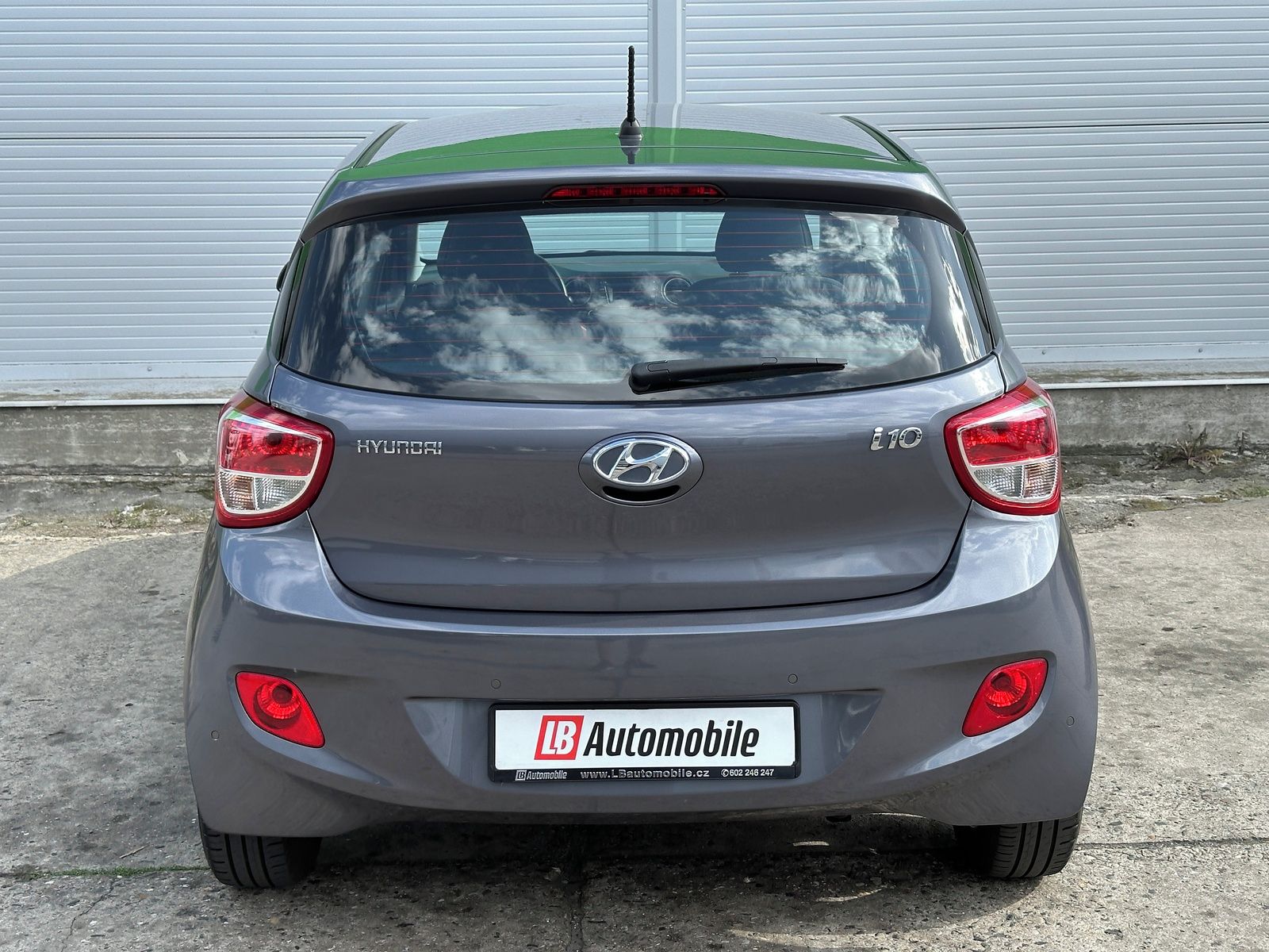 Hyundai i10, 1.0MPi AUTOMAT KLIMA PDC ALU14 - fotka 5