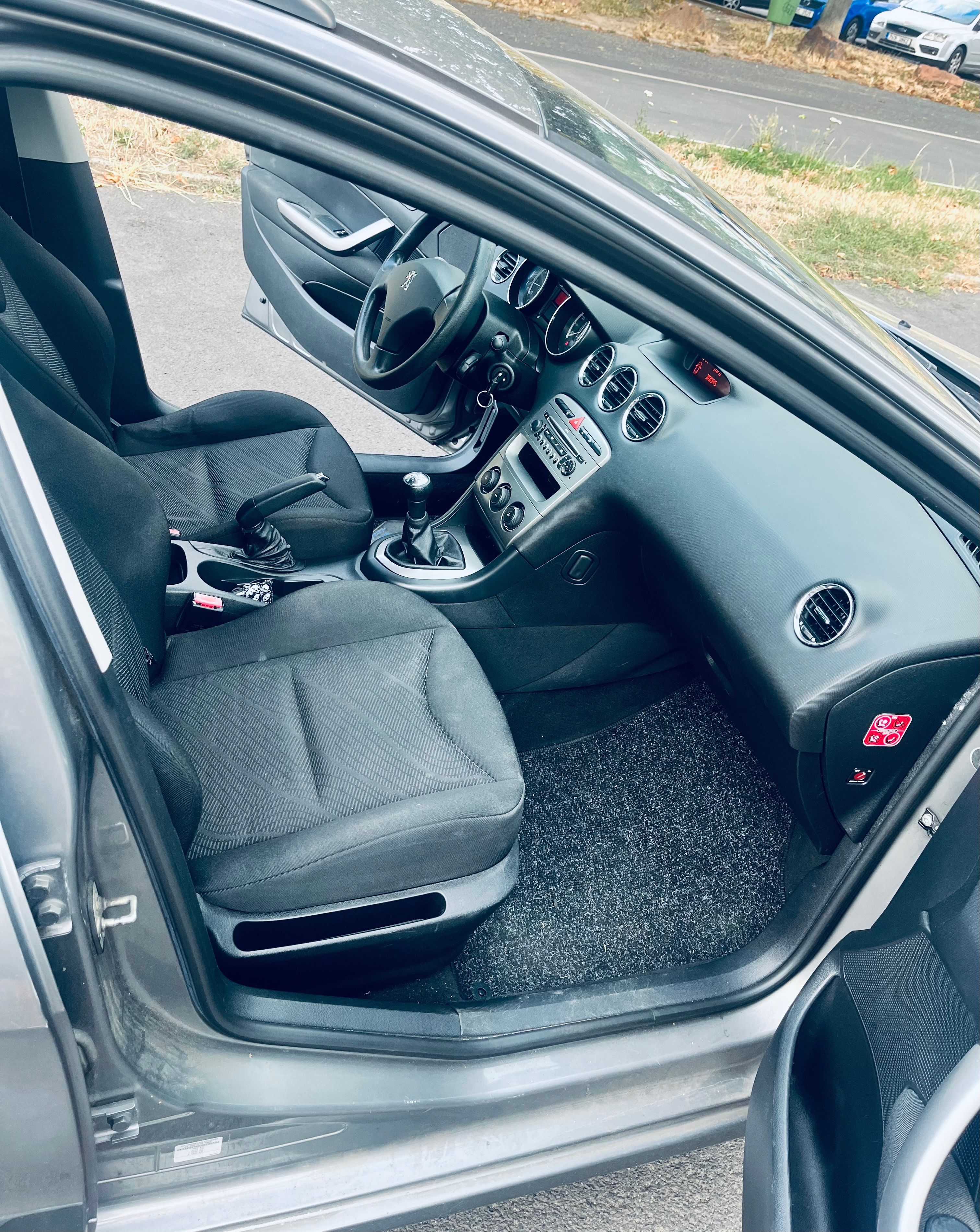 Peugeot 308, Peugeot 308 SW (kombi)1,6, ben - fotka 6
