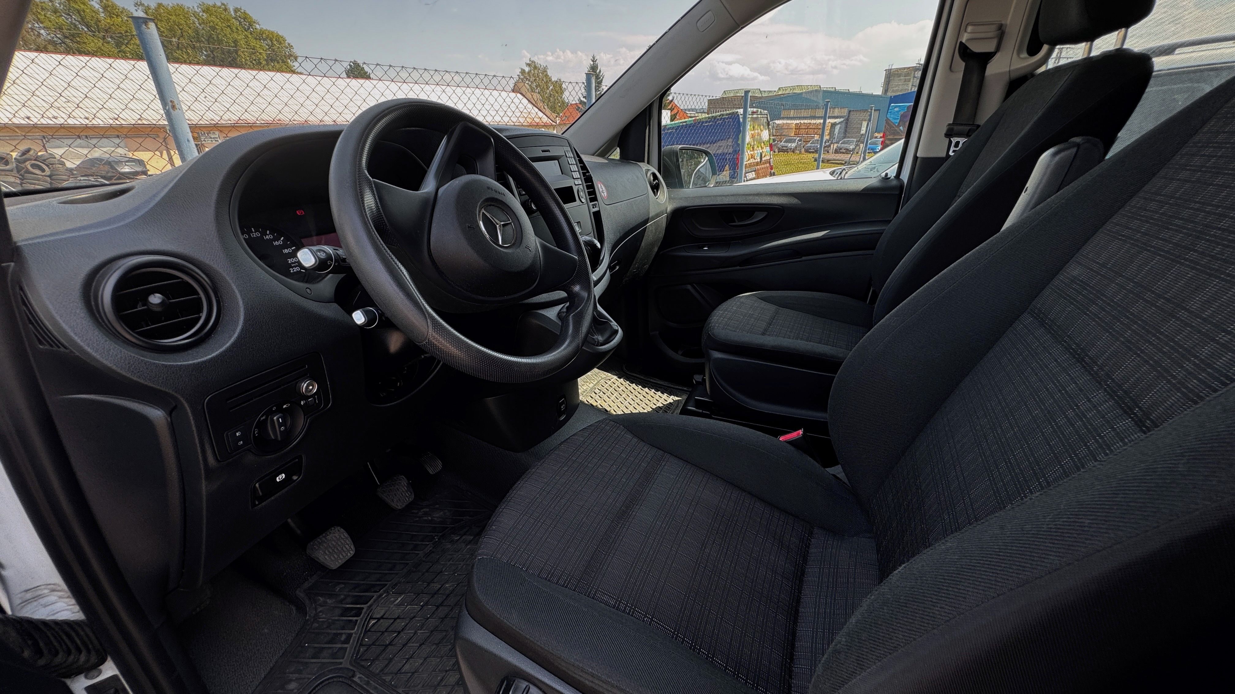 Mercedes-Benz Vito, Tourer, 8 MÍST, TAŽNÉ - fotka 3