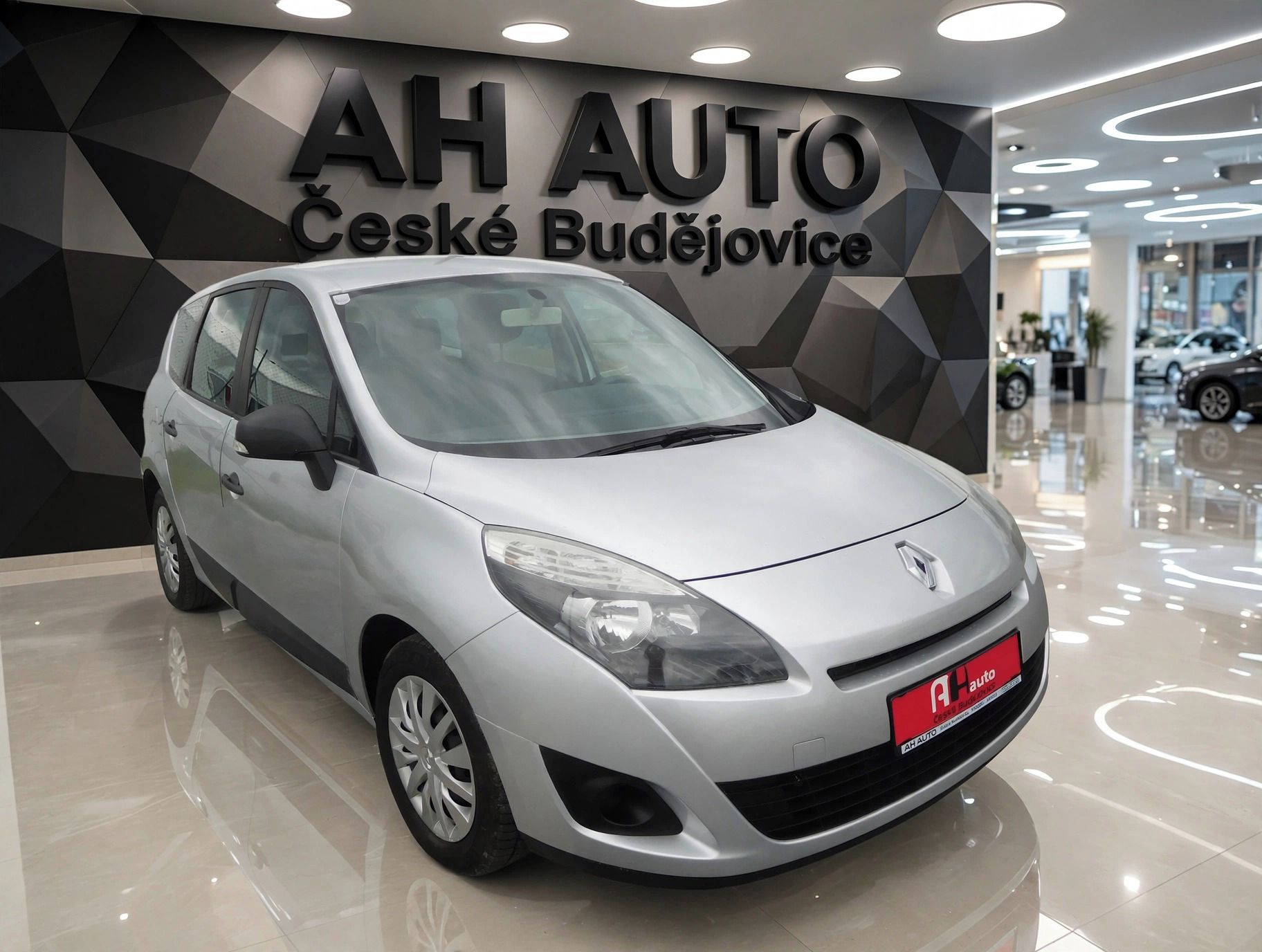 Renault Grand Scénic, 1.6i 16V, 81 kW, Klima - fotka 2