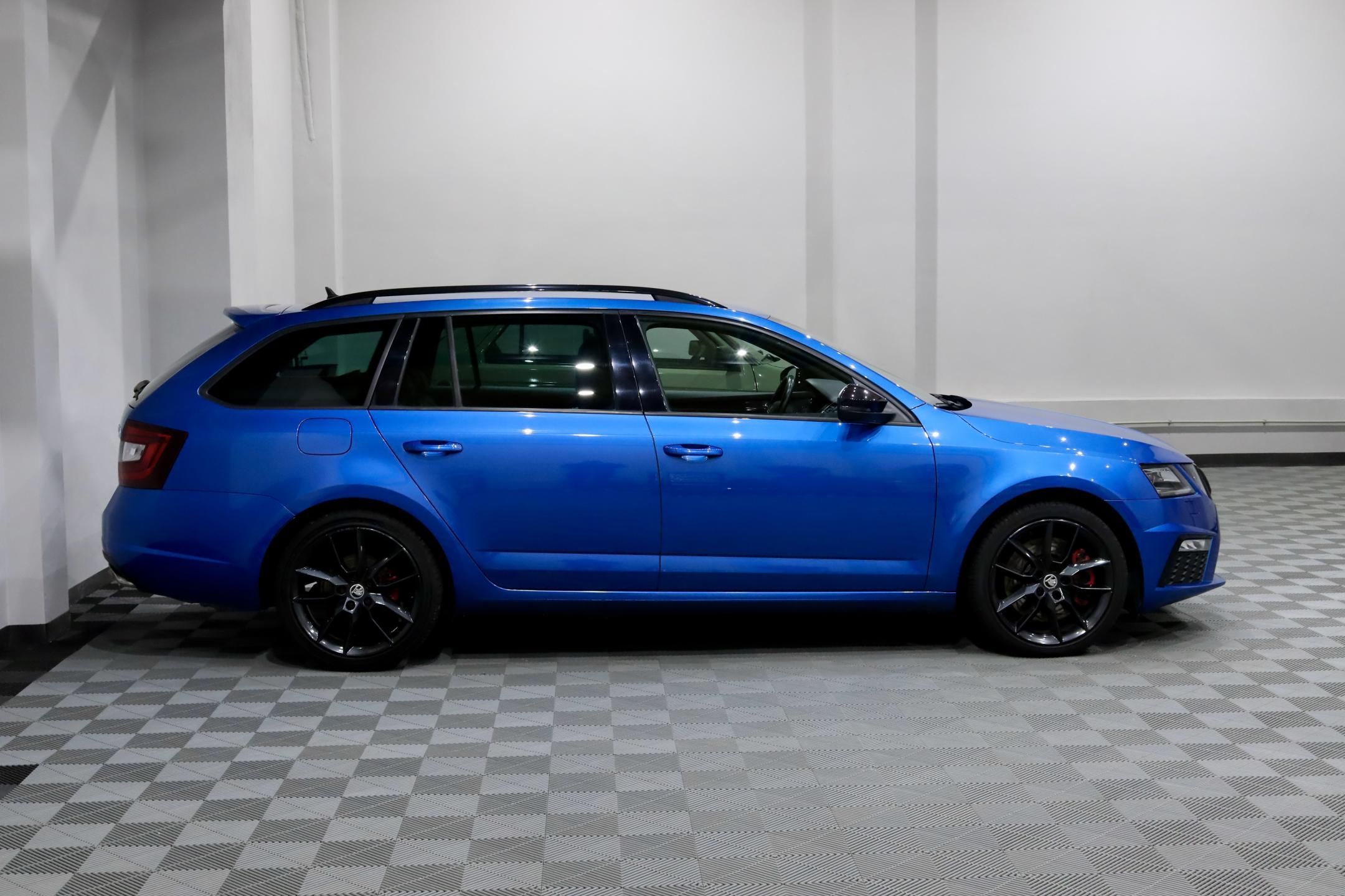 Škoda Octavia, 3 FL Combi 2.0 TSI 169 kW RS - fotka 4