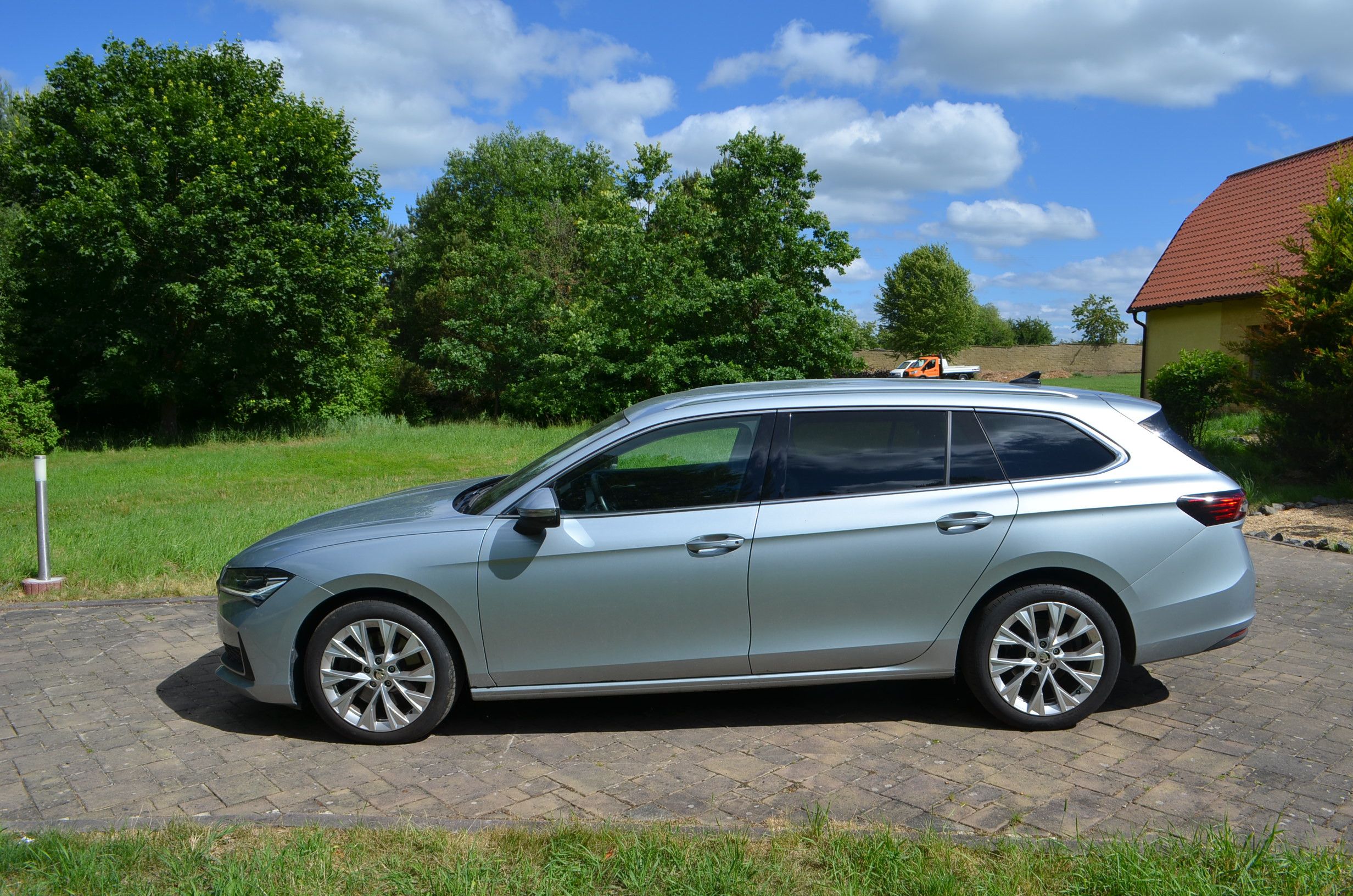 Škoda Superb, 2.0TDI*DSG*200PS*LAURIN*WEBAST - fotka 2