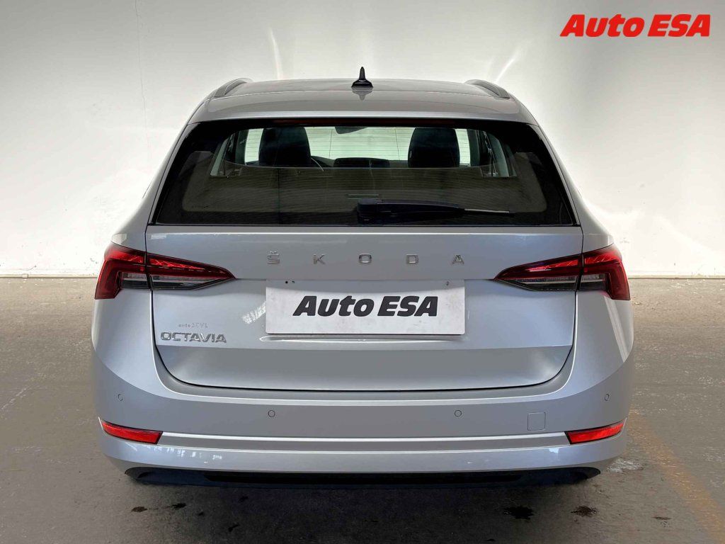 Škoda Octavia, 2.0 TDi,1.maj,ČR,Style - fotka 5